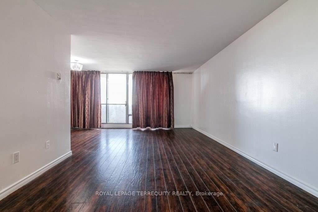 2 Bedrooms Condo at 5 Massey, Toronto For sale