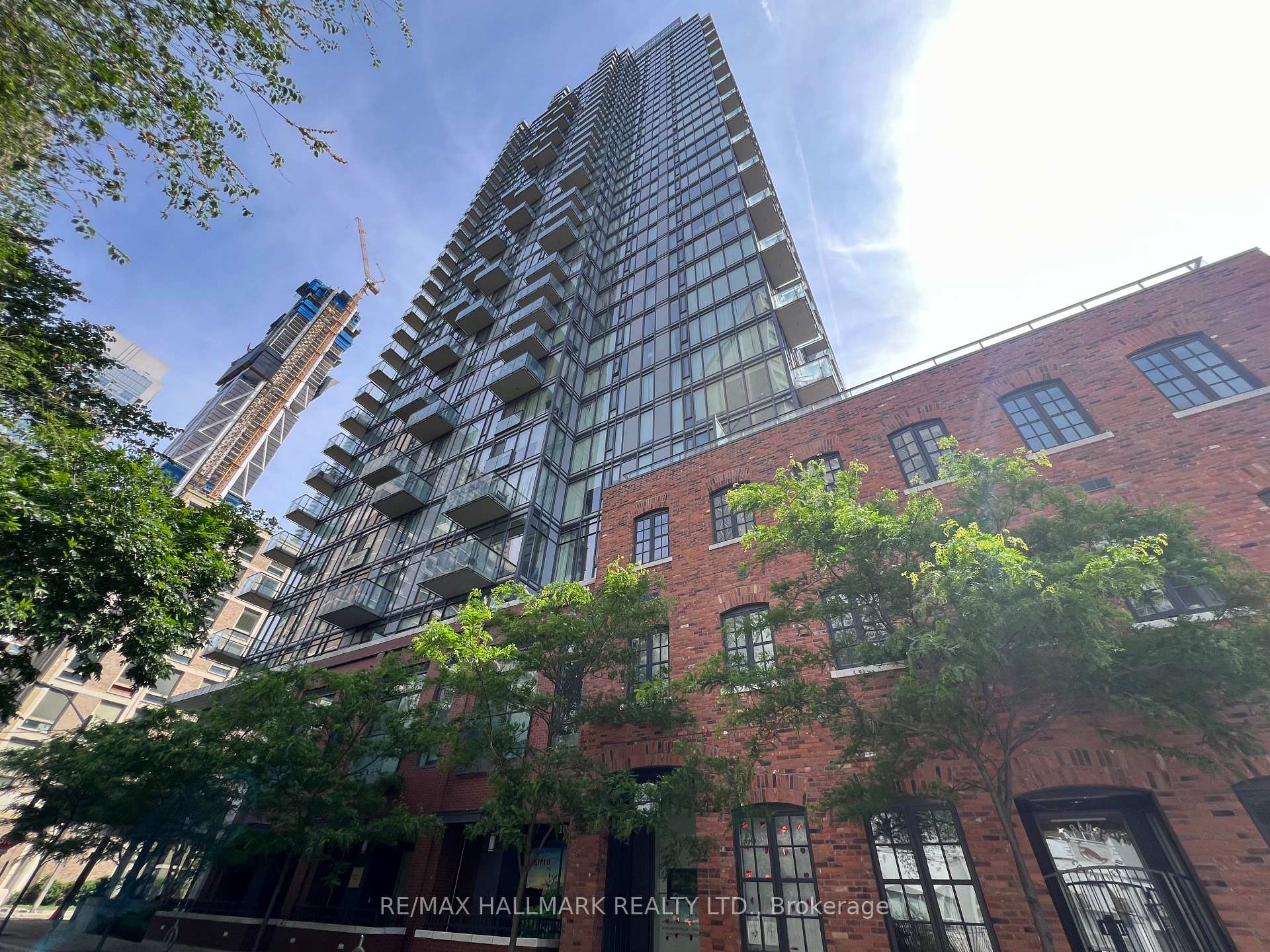 2 Bedrooms Condo at 75 St Nicholas, Toronto For sale