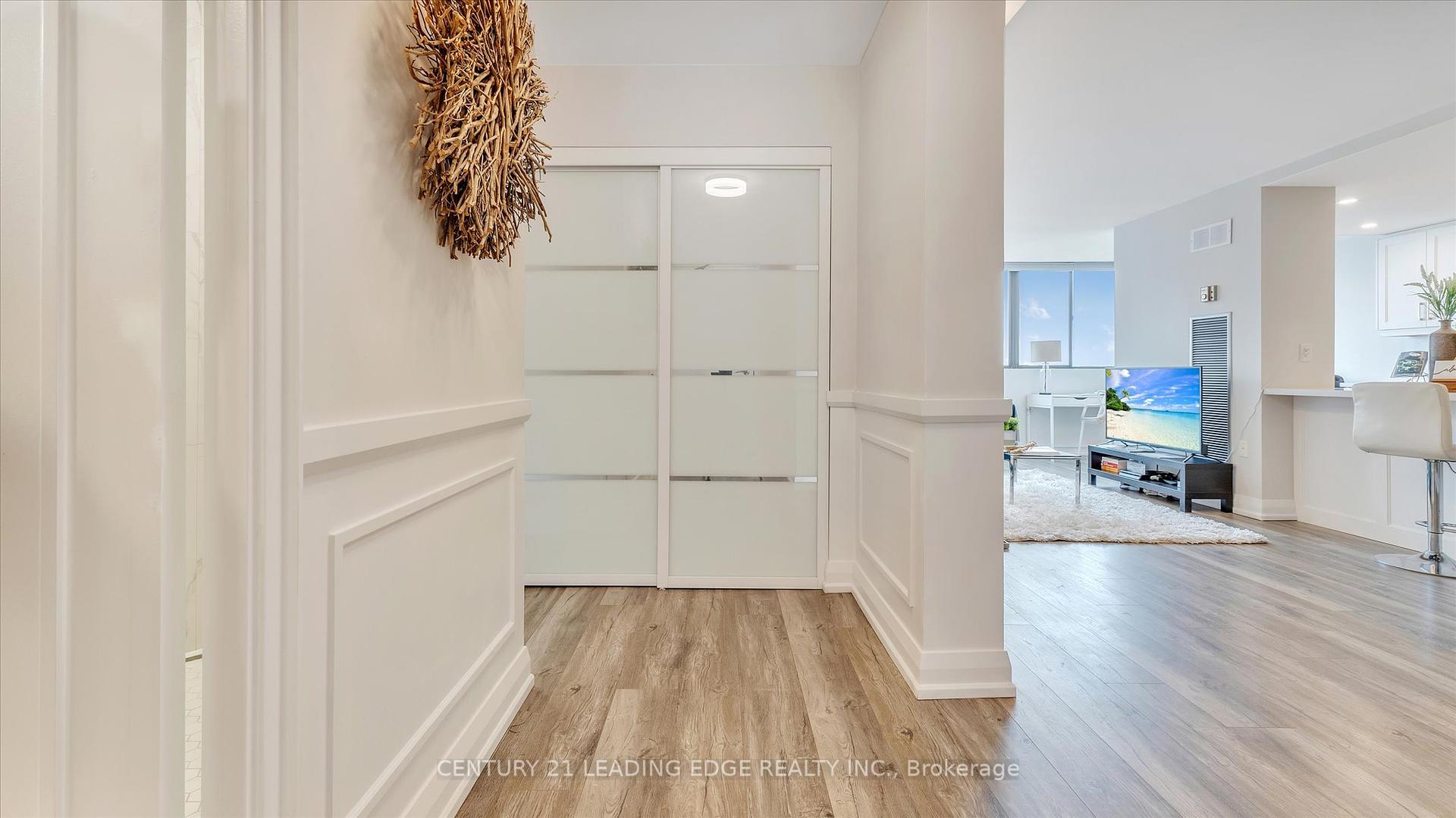 2 Bedrooms Condo at 80 Antibes, Toronto For sale