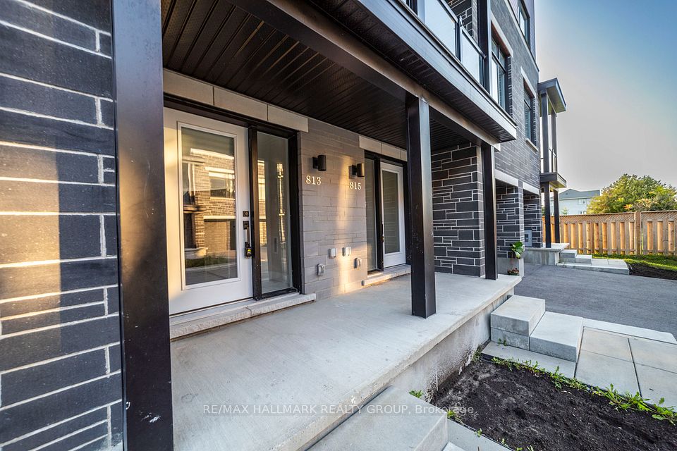 813 Star Private, Kanata, ON K2L 1W2