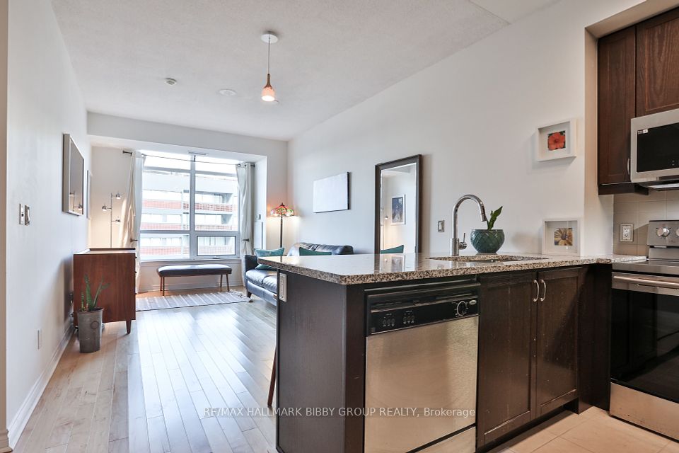 1135 Royal York