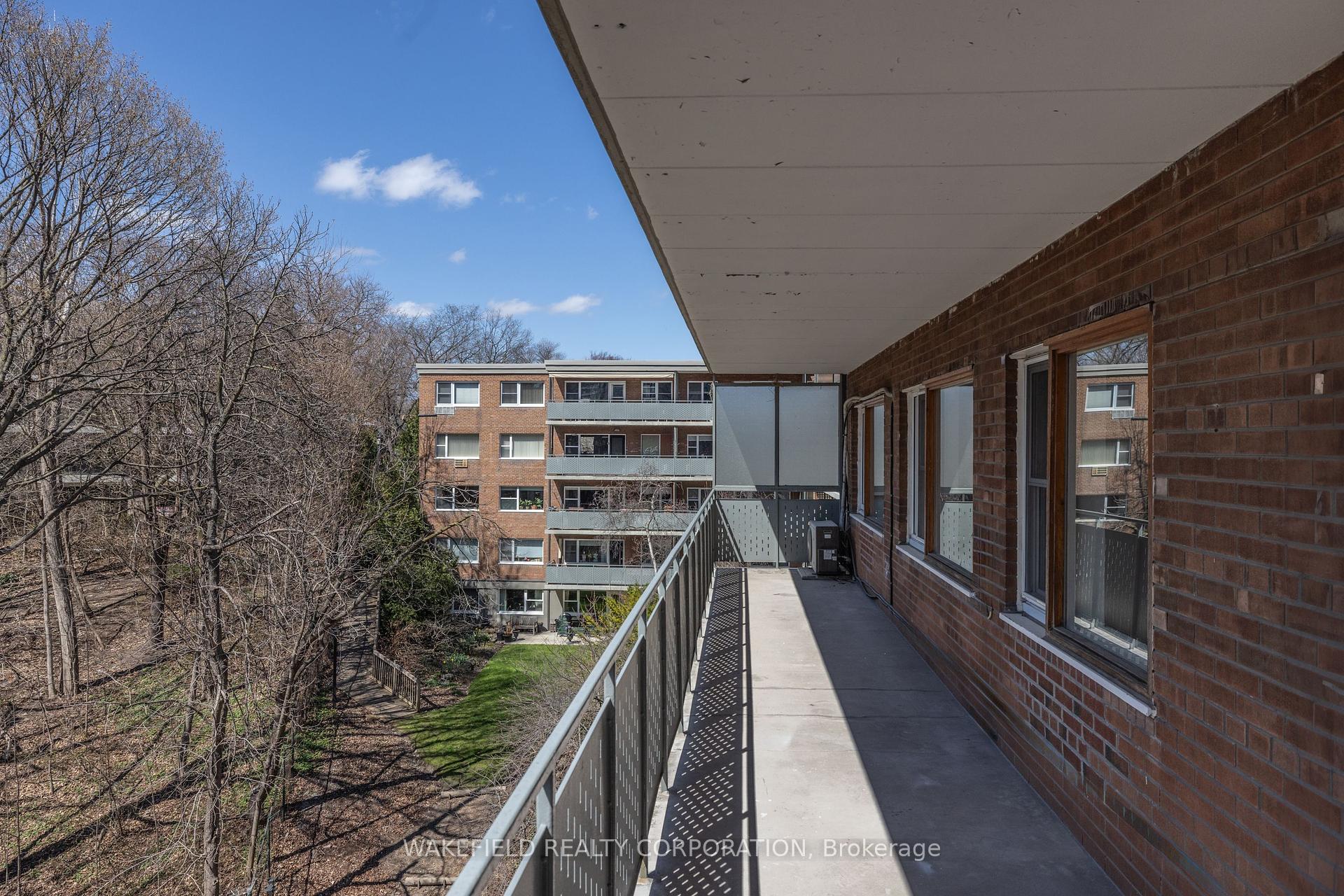 2 Bedrooms Co-op at 21 Dale,  Toronto For sale