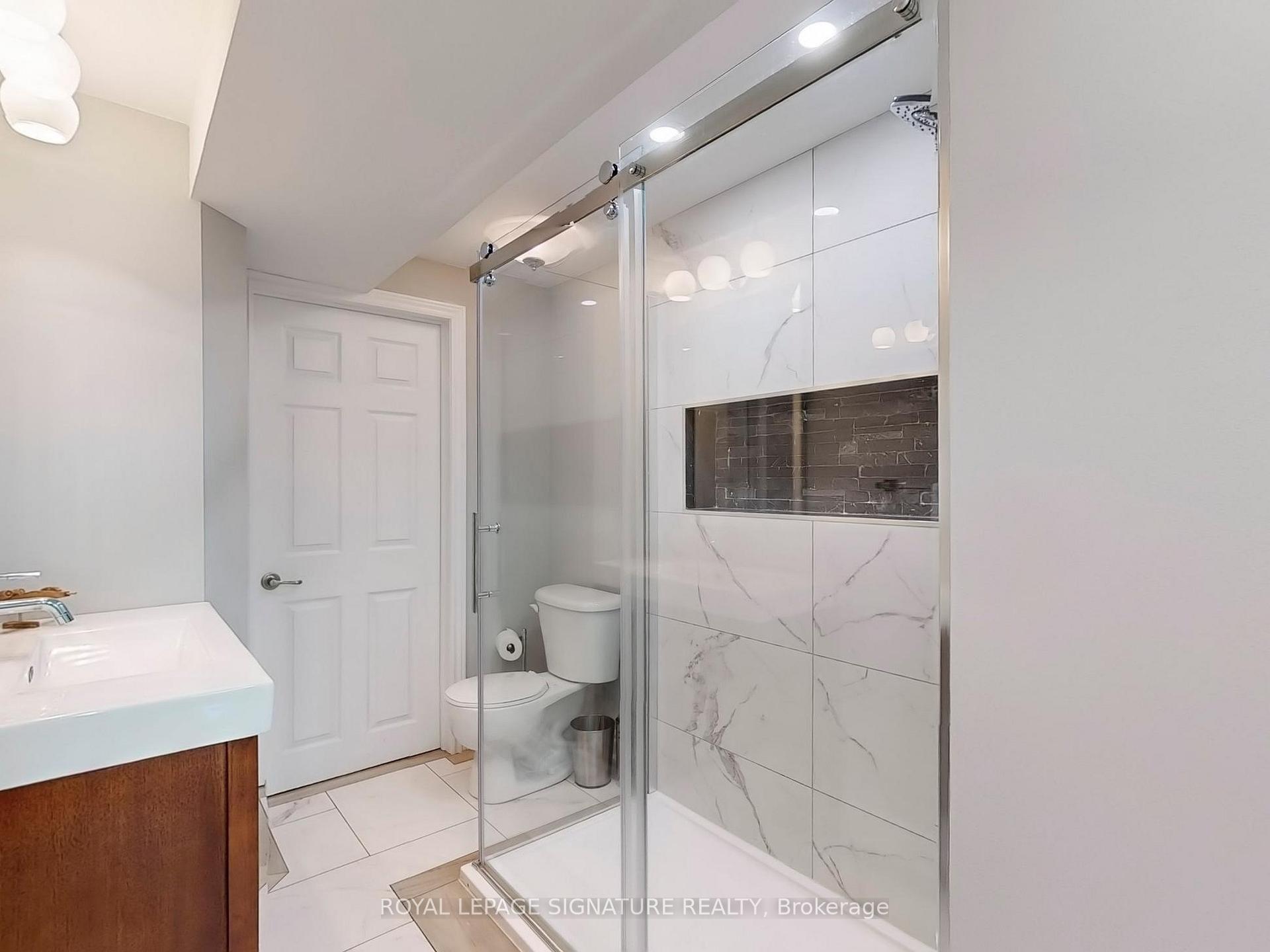 3 Bedrooms Condo at 99 Panabaker, Hamilton For sale