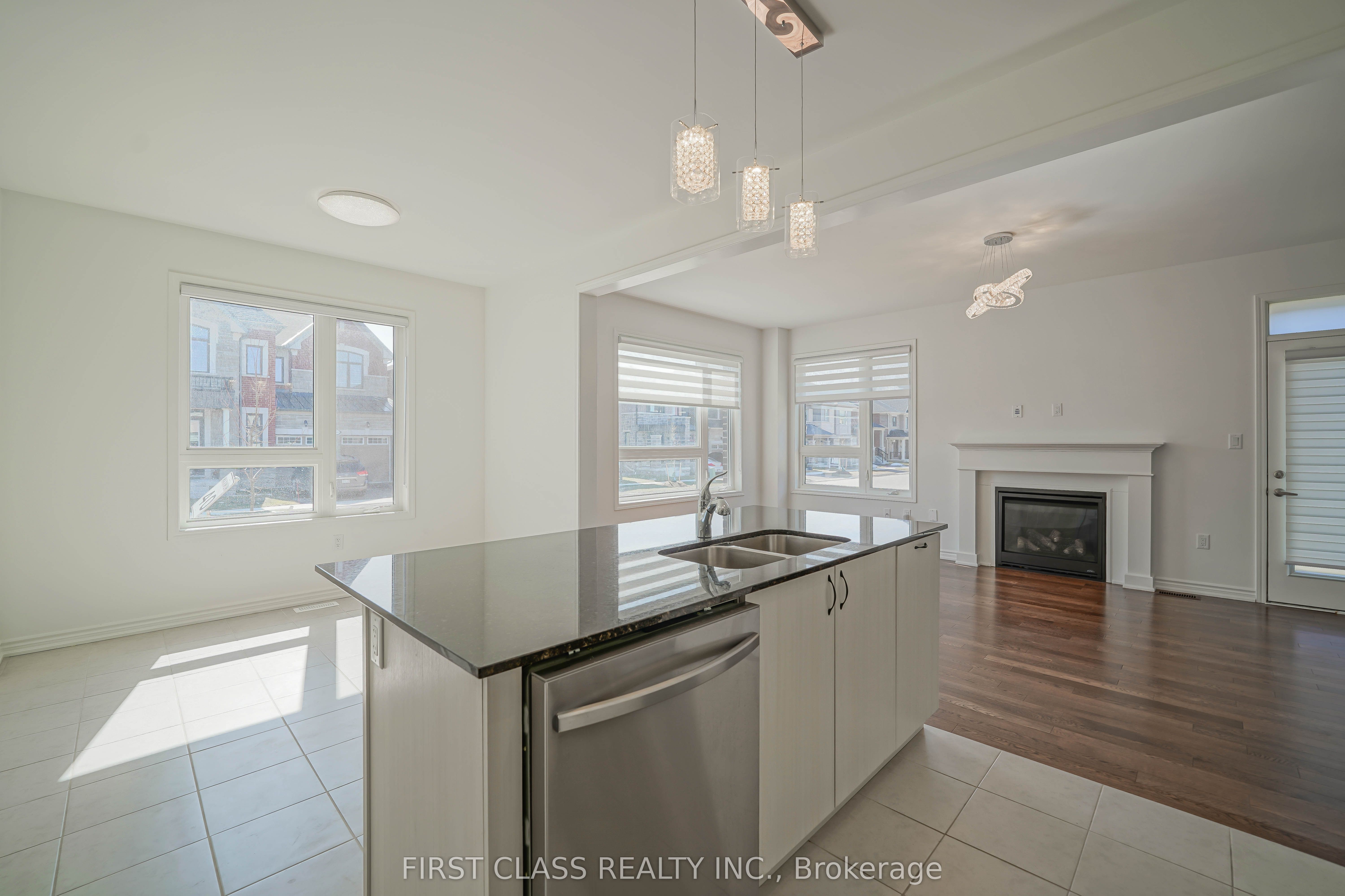1475 mockingbird Square