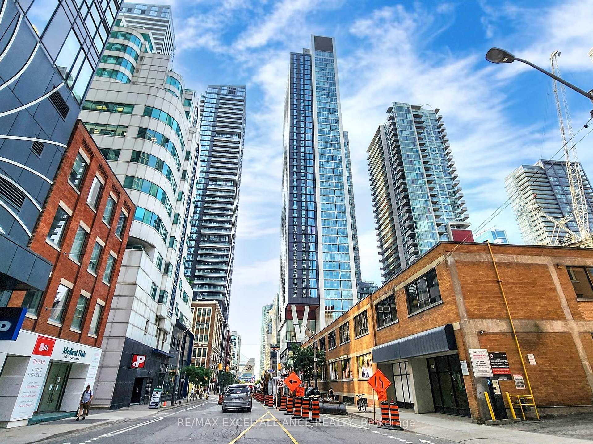 2 Bedrooms Condo at 357 King,  Toronto For sale