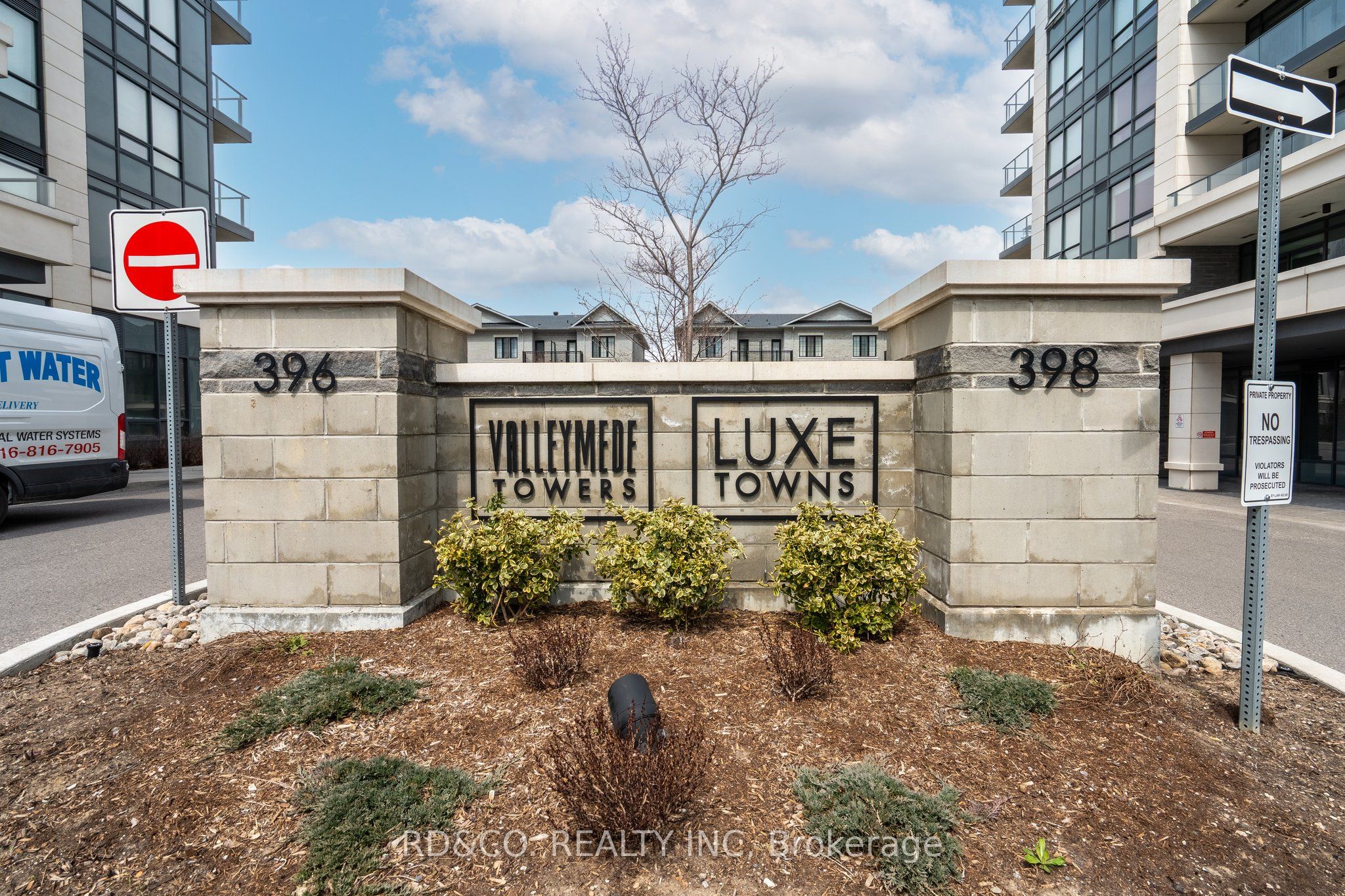 398 Highway 7 Road E, #601