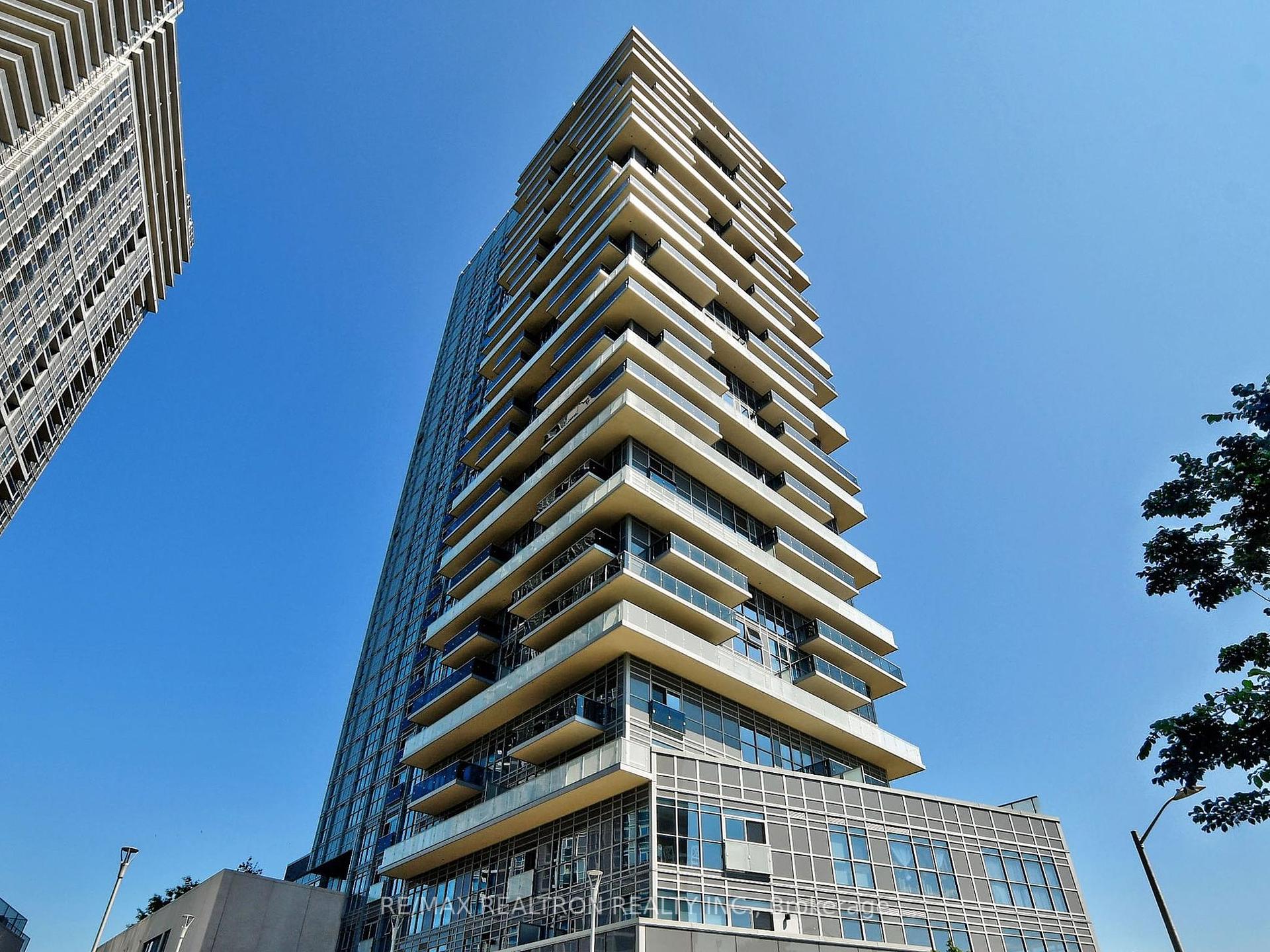 2 Bedrooms Condo at 225 Village Green, Toronto For sale
