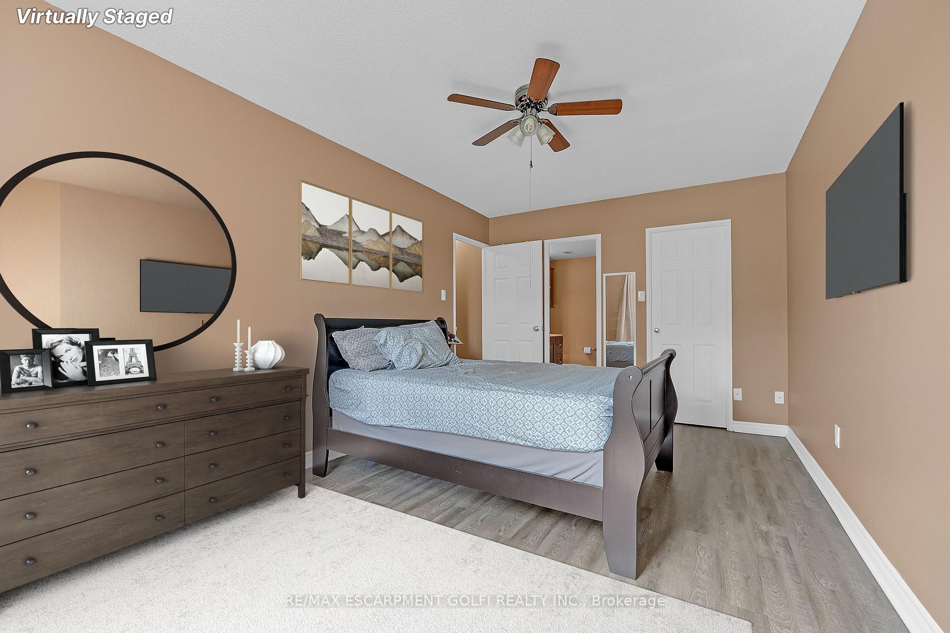 3 Bedrooms Condo at 1966 Main, Hamilton For sale