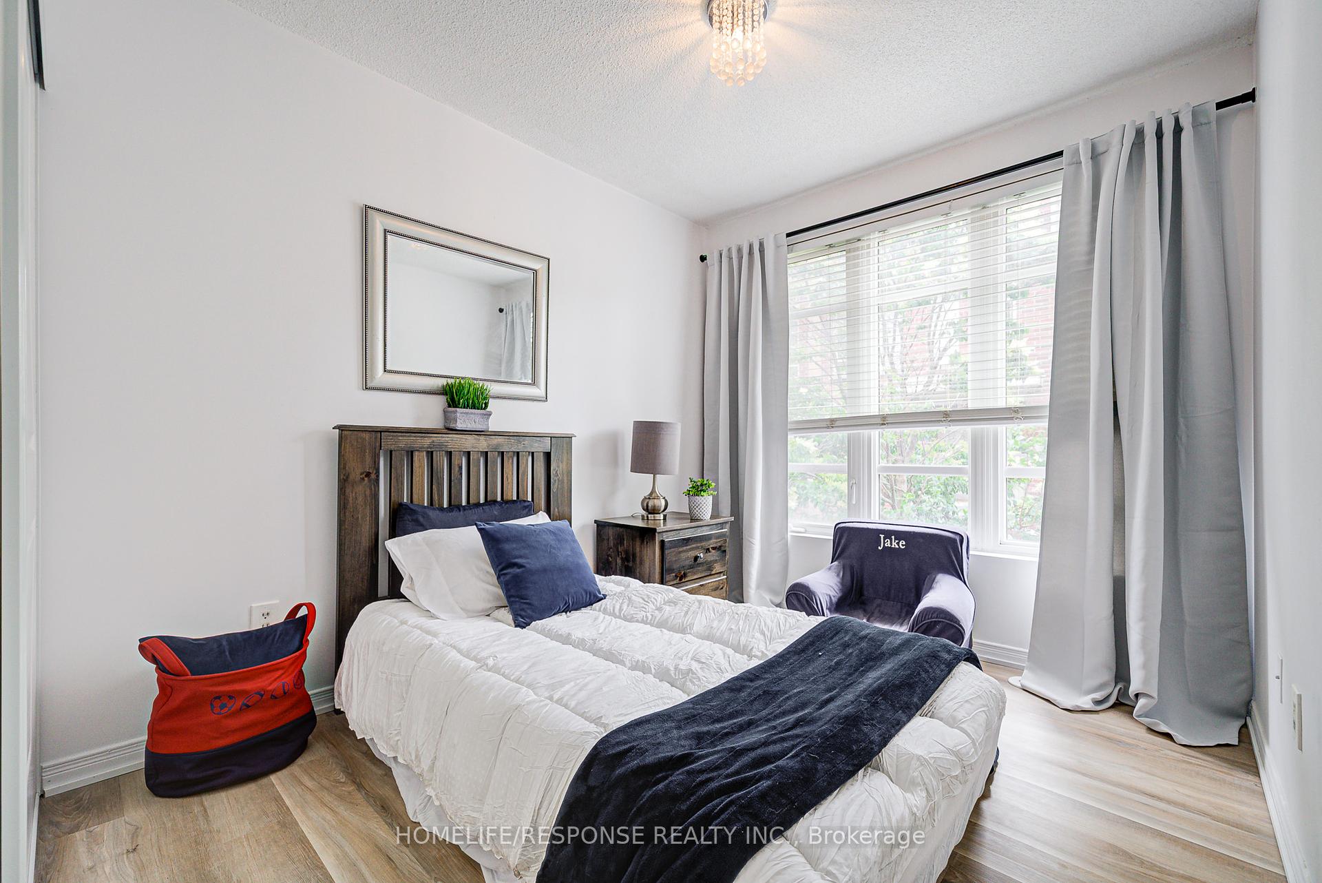 3 Bedrooms Condo at 35 Elsie, Toronto For sale