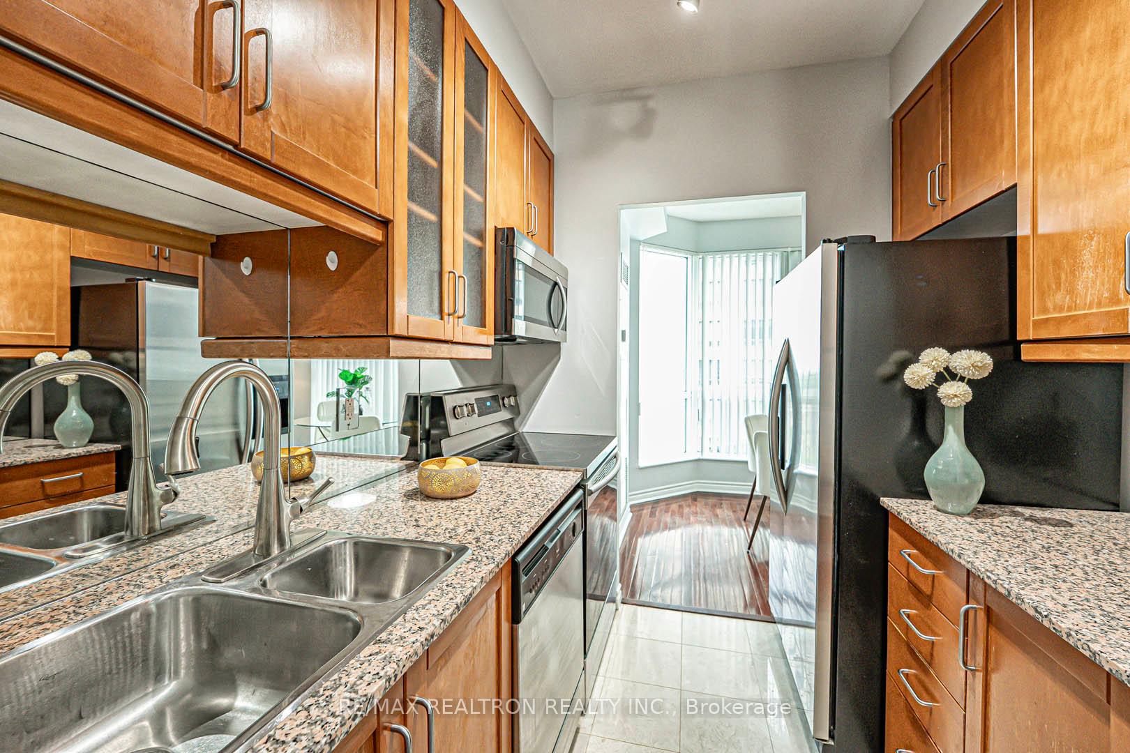 2 Bedrooms Condo at 60 Byng, Toronto For sale