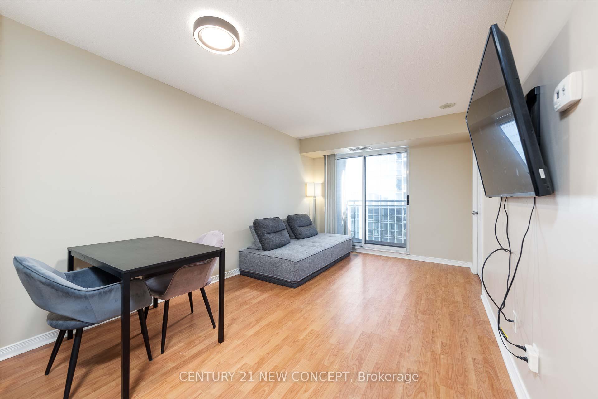2 Bedrooms Condo at 155 beecroft, Toronto For sale
