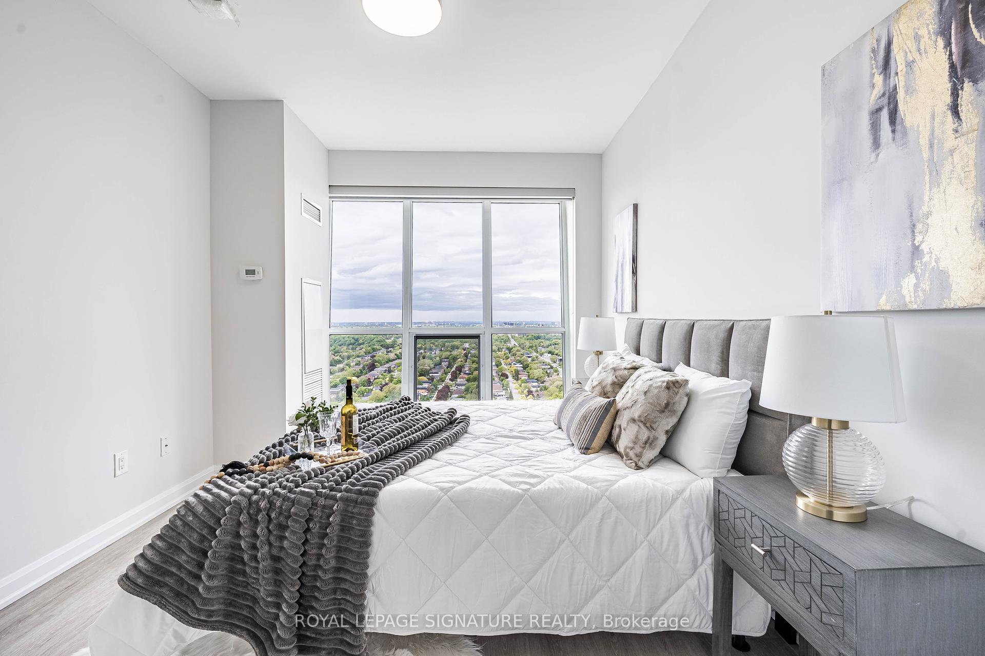 2 Bedrooms Condo at 11 Bogert, Toronto For sale