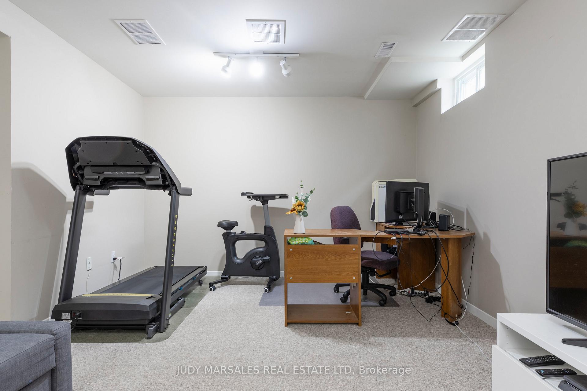 3 Bedrooms Condo at 3035 Glencrest, Burlington For sale