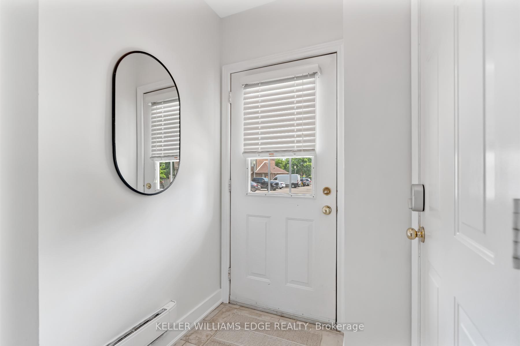 2 Bedrooms Condo at 4045 Upper Middle, Burlington For sale