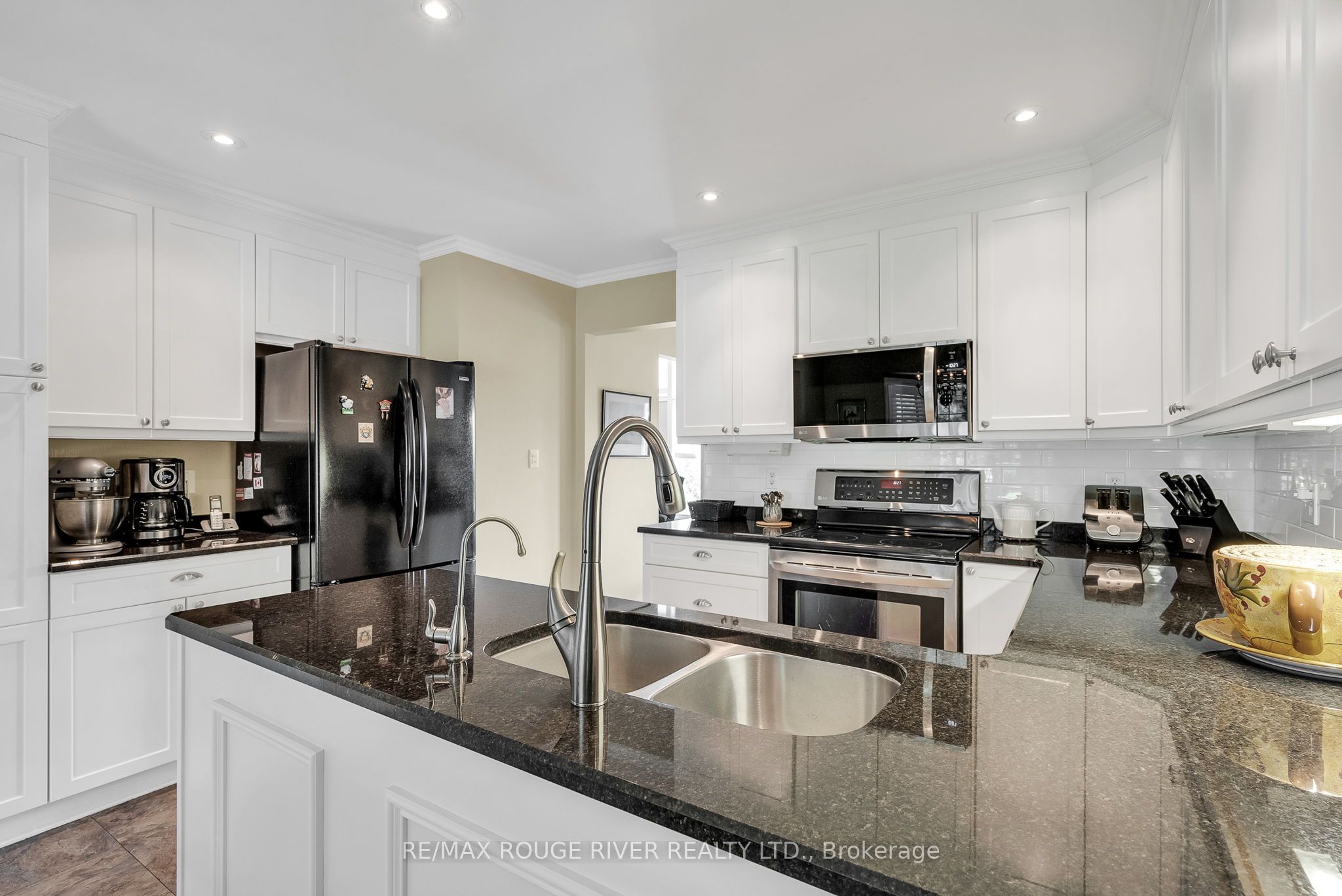 8 Sunrise Court