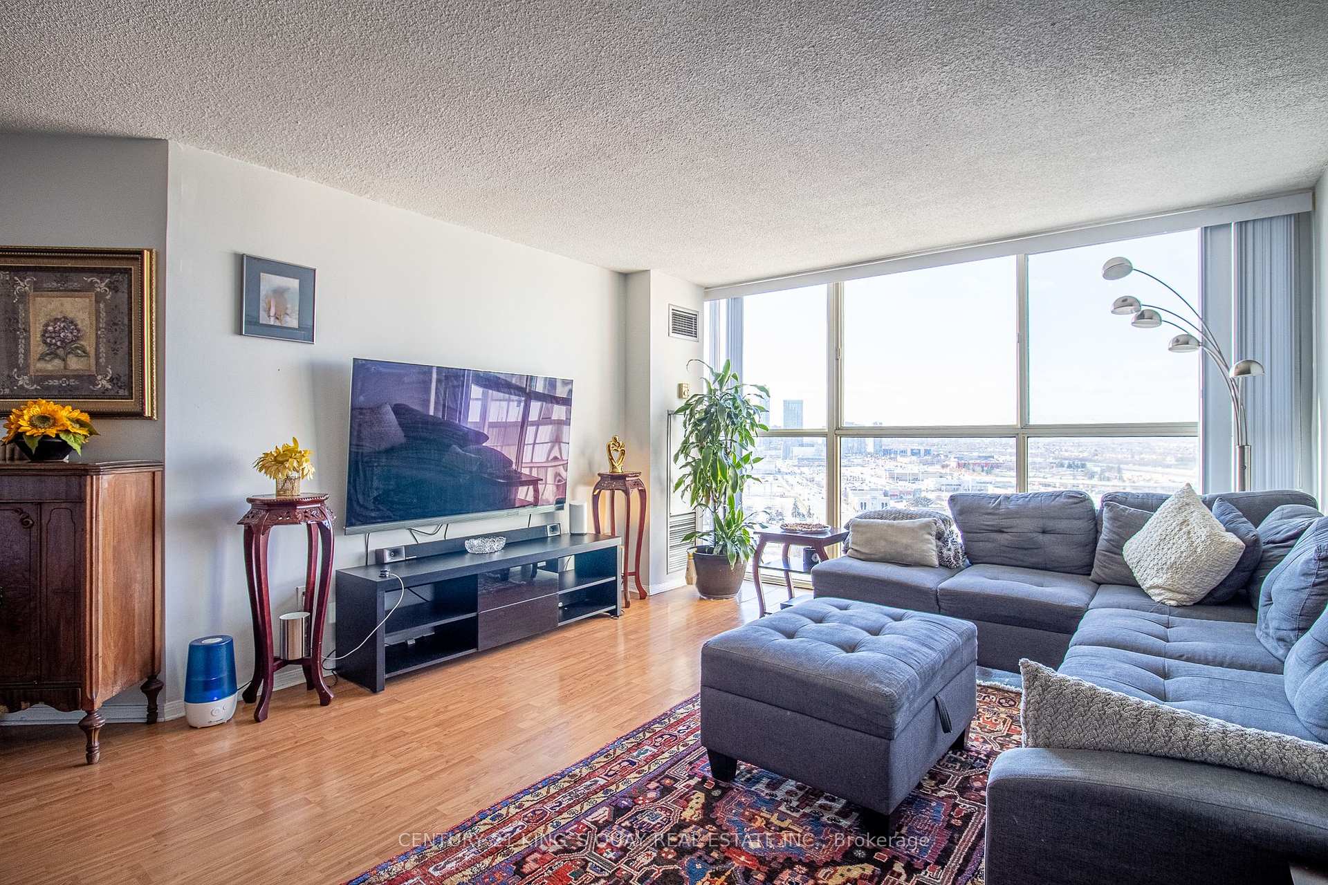 2 Bedrooms Condo at 4185 Shipp, Mississauga For sale