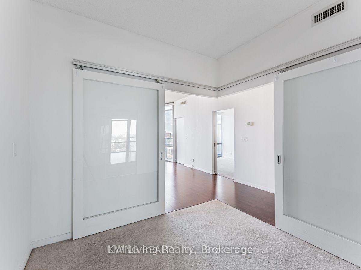 2 Bedrooms Condo at 832 Bay, Toronto For sale