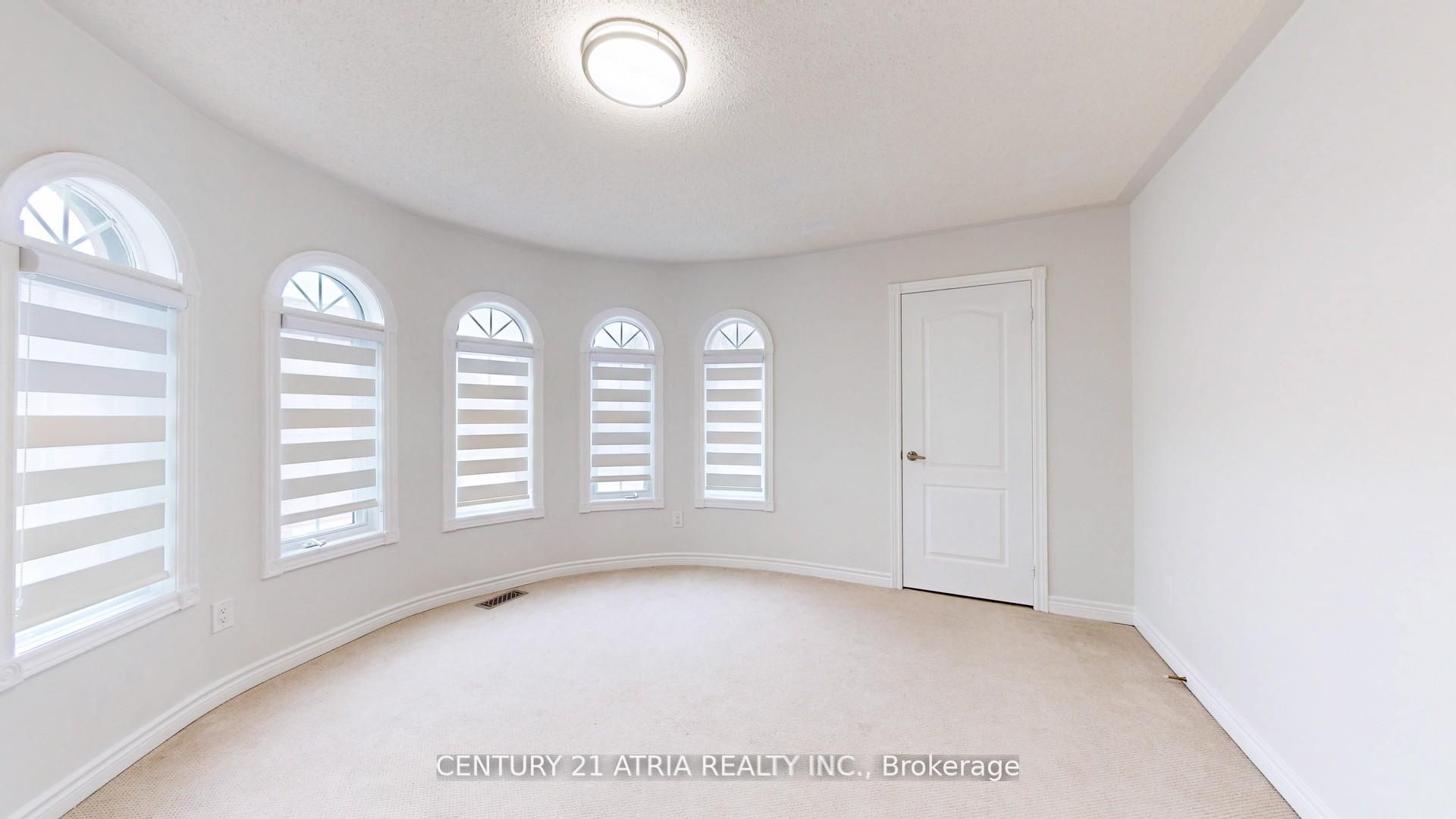 323 Bristol Road E