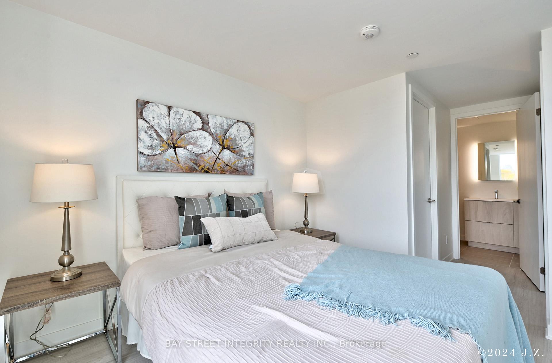 3 Bedrooms Condo at 185 Alberta, Toronto For sale