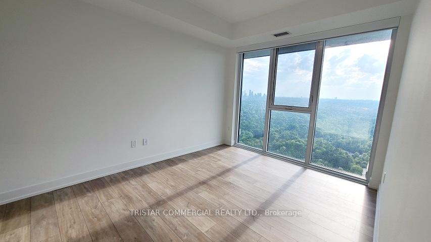 2 Bedrooms Condo at 30 Inn on the Park,  Toronto For sale