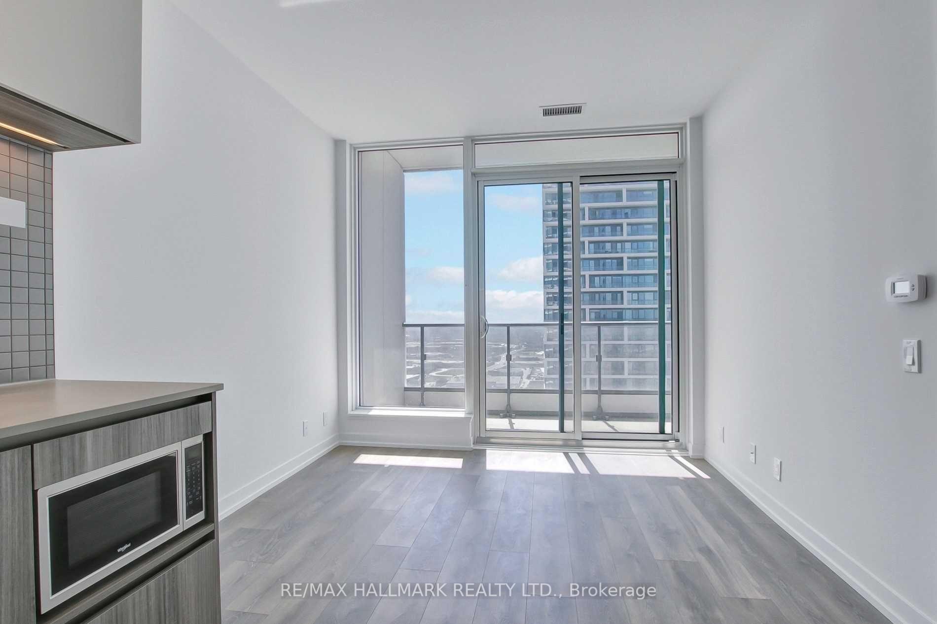 3 Bedrooms Condo at 898 Portage, Vaughan For sale