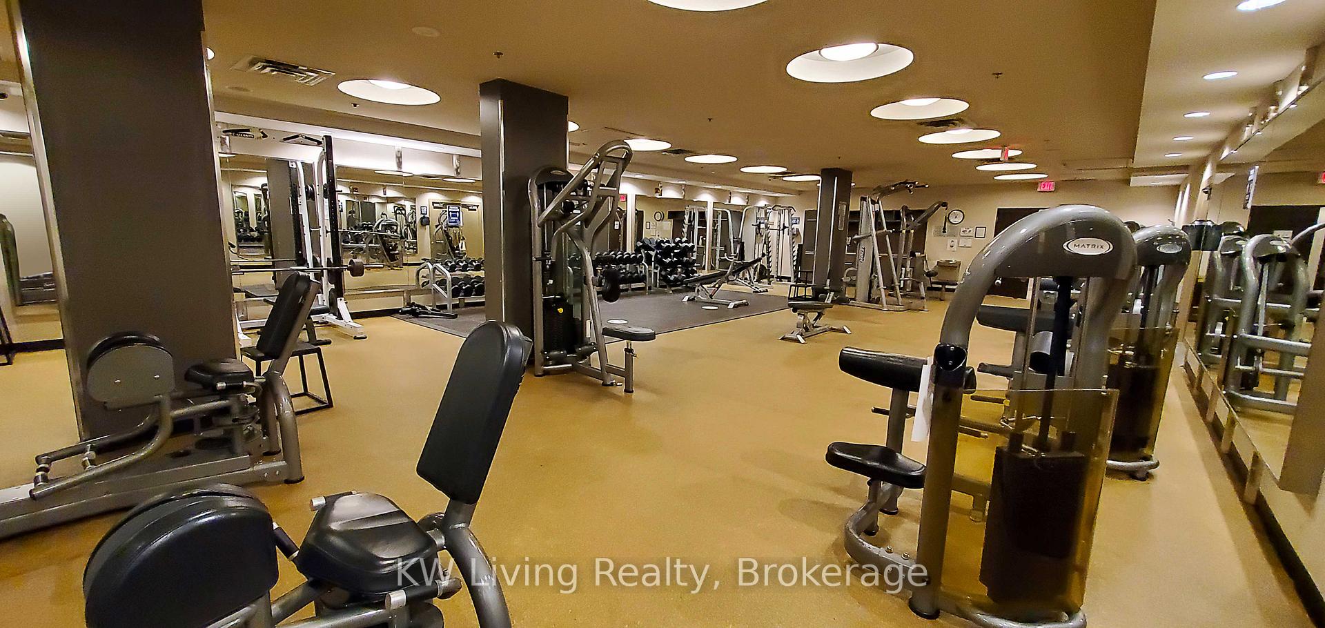 2 Bedrooms Condo at 80 Absolute,  Mississauga For sale