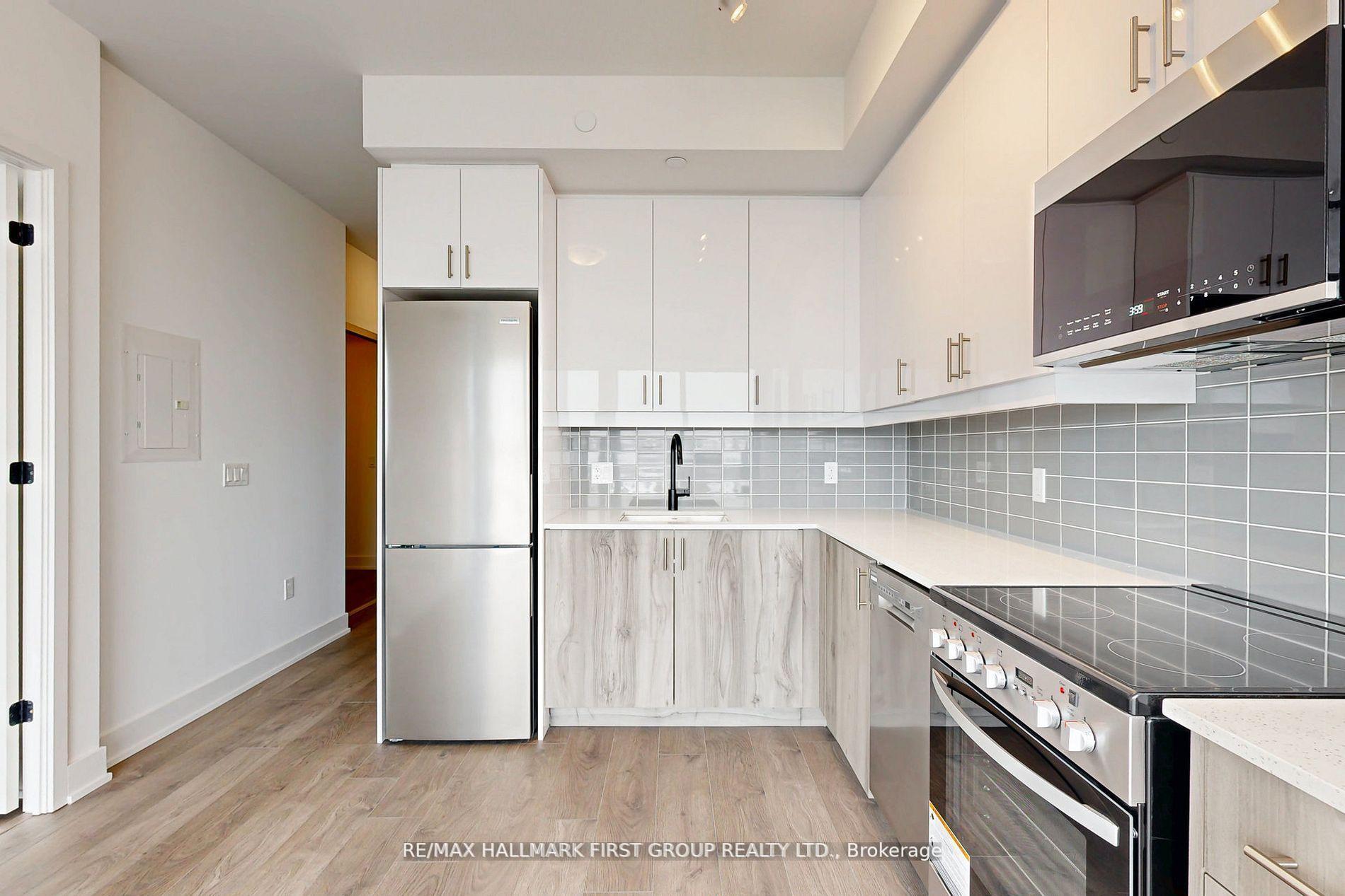 2 Bedrooms Condo at 2343 Khalsa, Oakville For sale