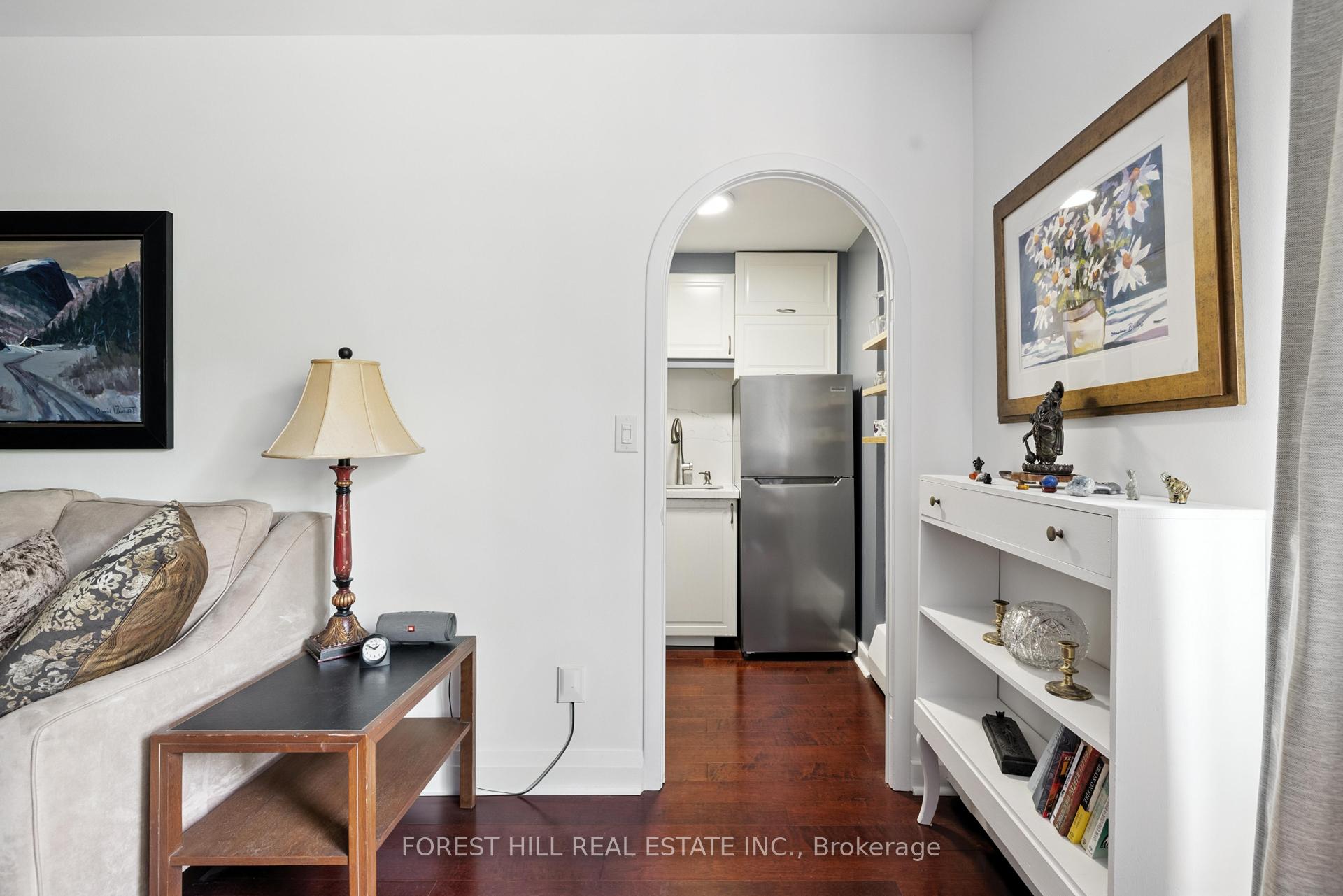 Co-op at 21 Dale, Toronto For sale