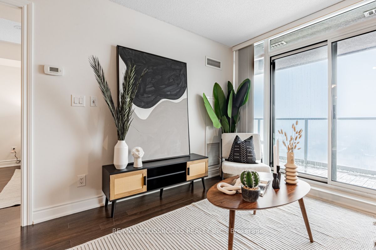 253 South Park Road, #909