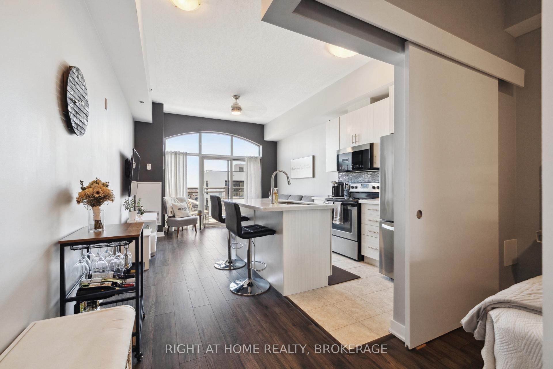 1 Bedroom Condo at 2486 Old Bronte, Oakville For sale