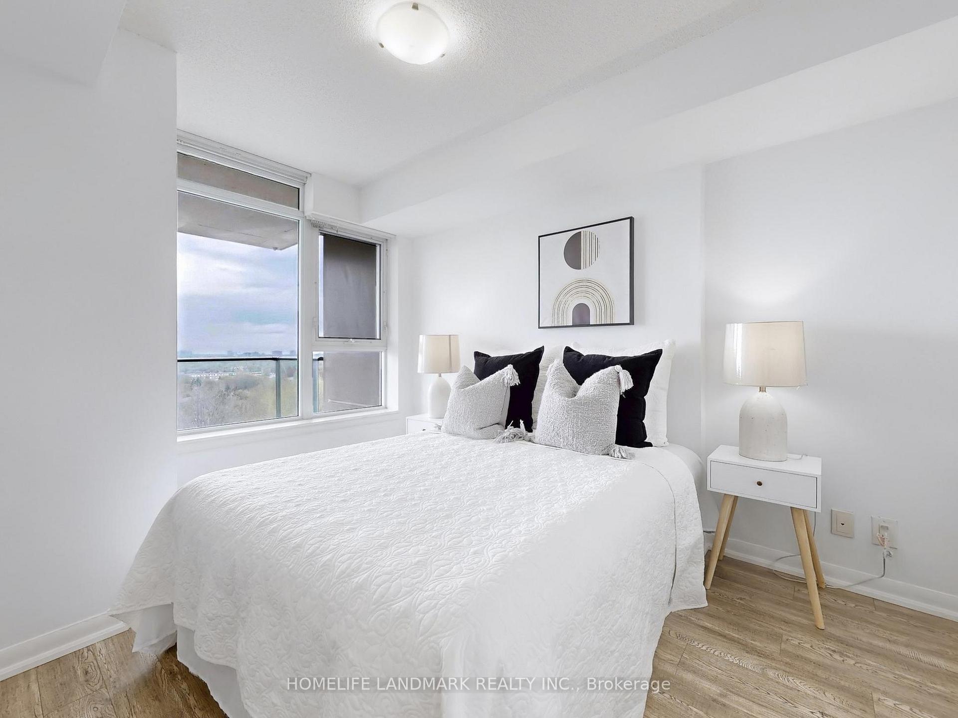2 Bedrooms Condo at 190 Borough, Toronto For sale