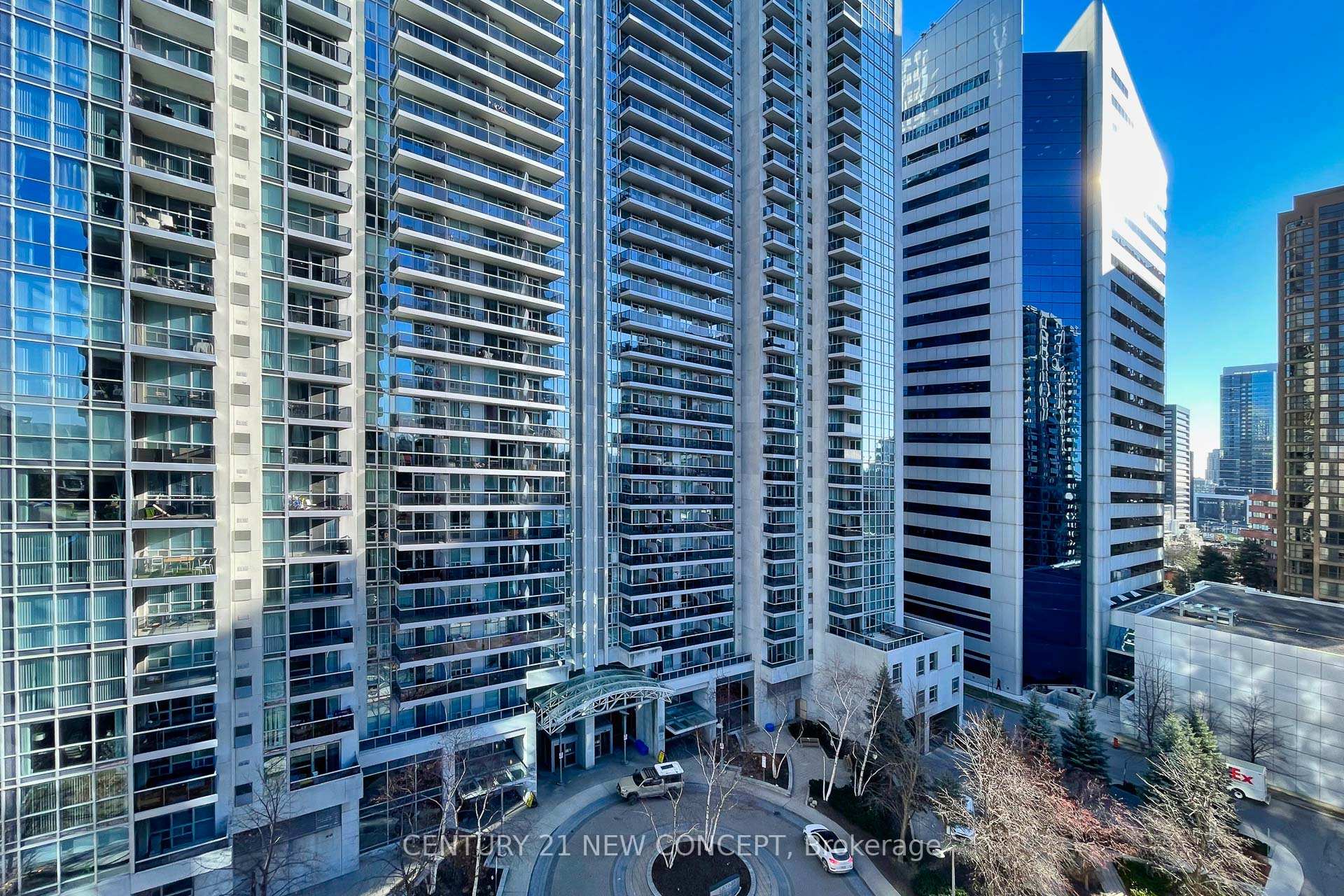 2 Bedrooms Condo at 155 beecroft, Toronto For sale