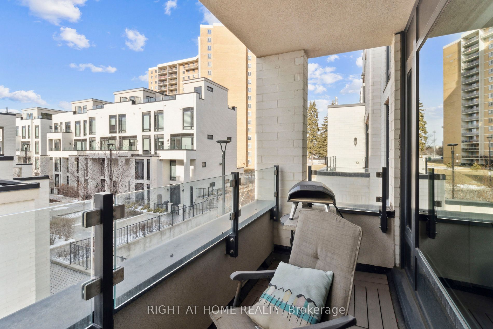 130 Widdicombe Hill Boulevard W, #415
