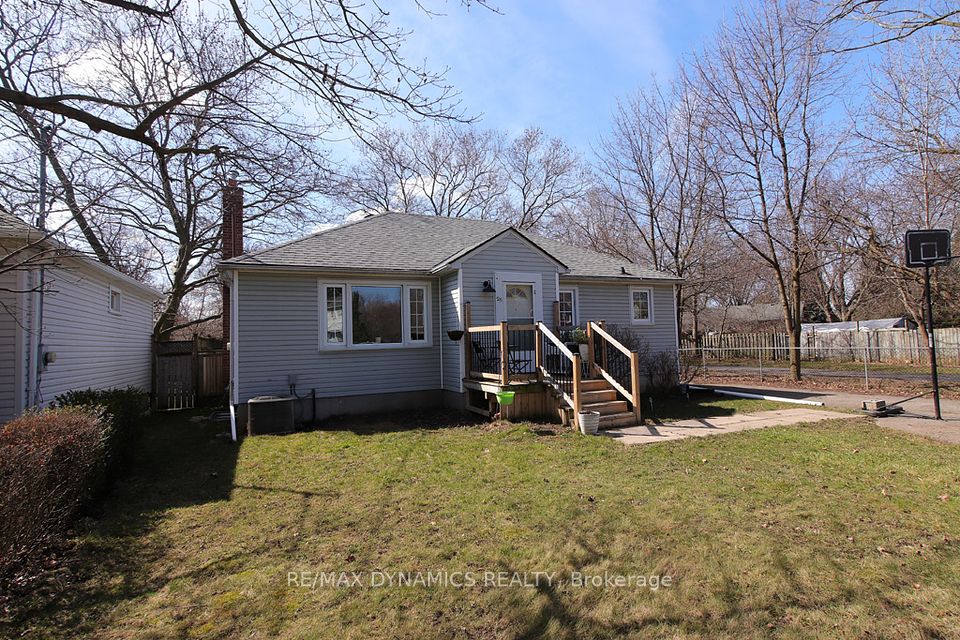 26 Beamer Avenue, St. Catharines, ON L2M 2L3