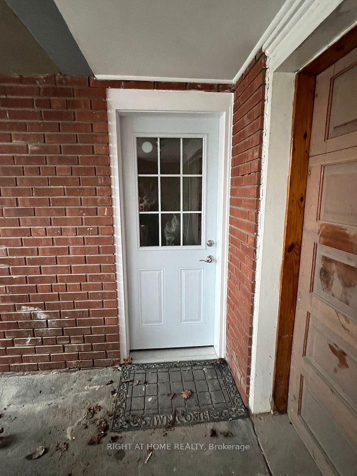 20 Omagh (Lower Level) Avenue, Toronto, ON M9M 1E7
