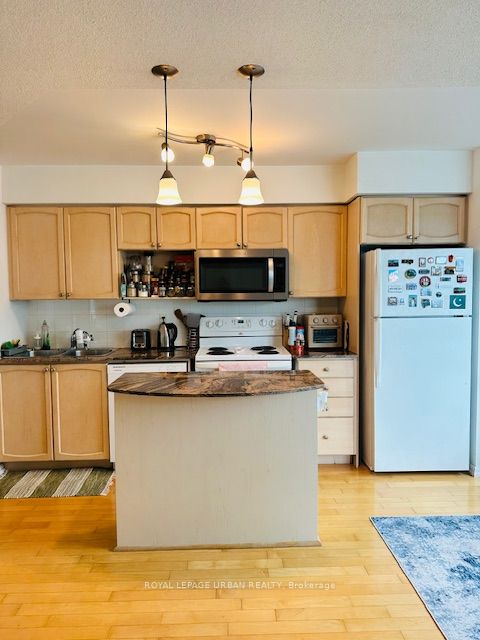 18 Yonge Street, #2205