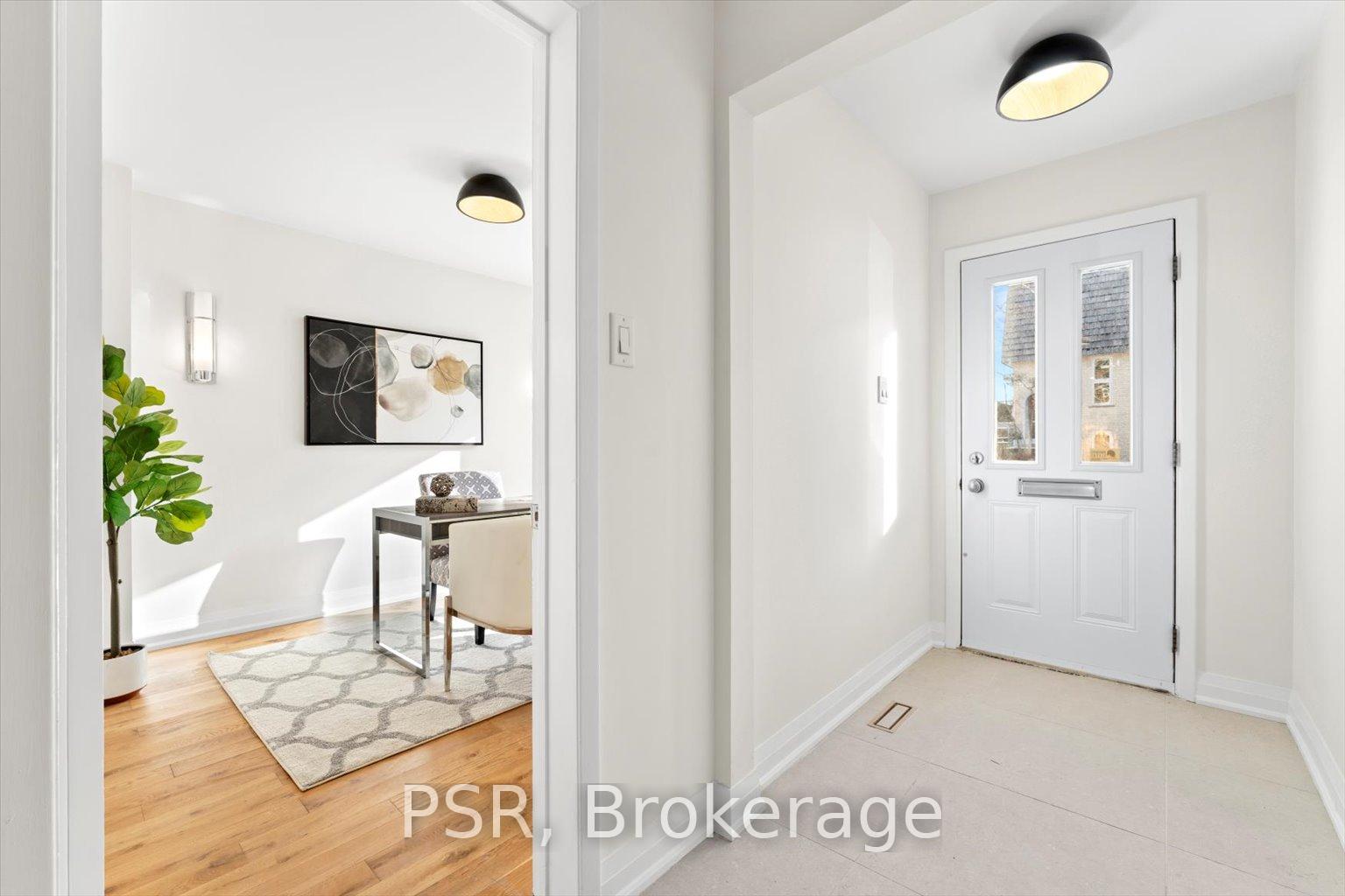 4 Bedrooms Condo at 42 Crimson Millway, Toronto For sale