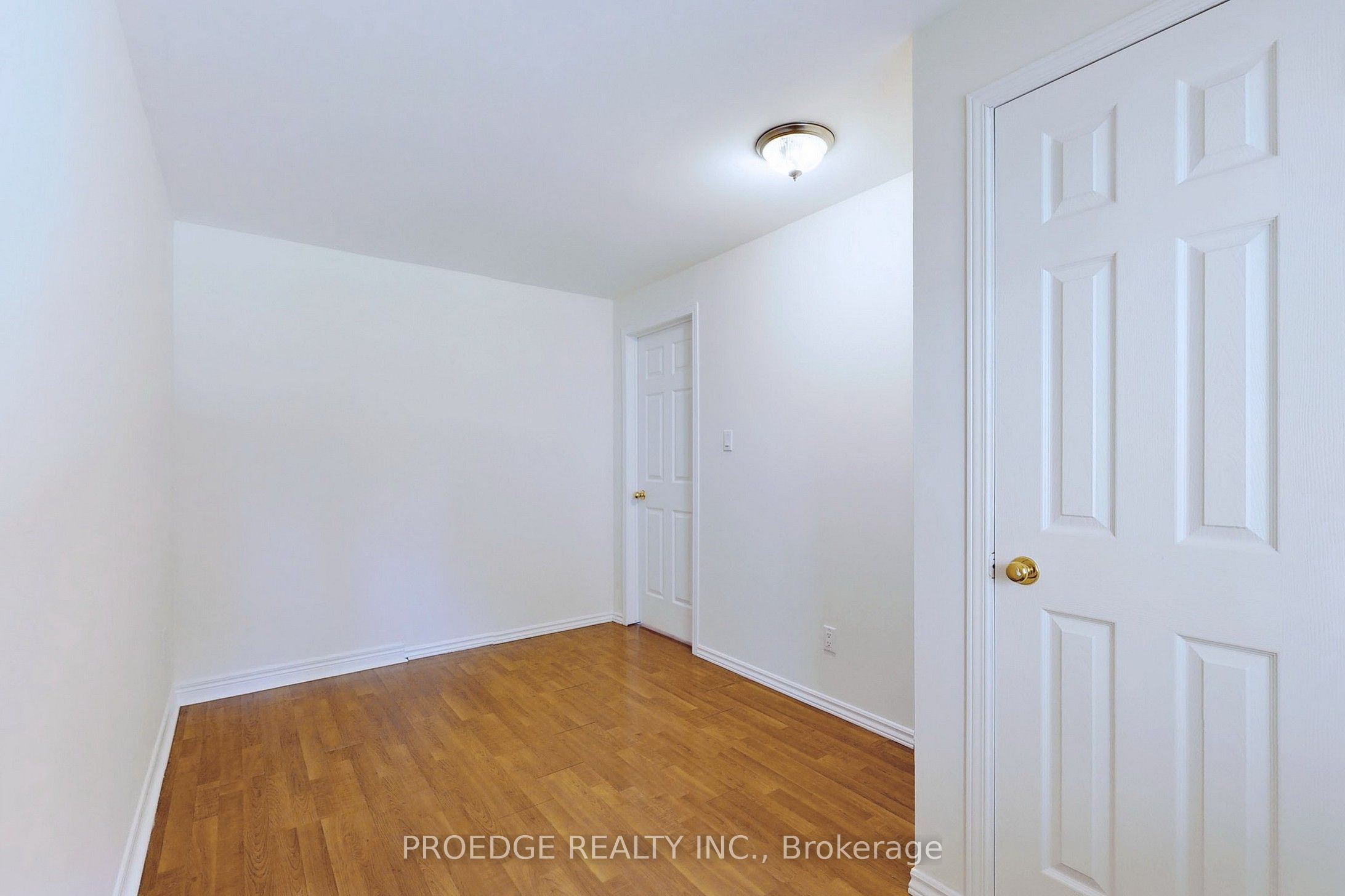 26 Aylesworth Avenue