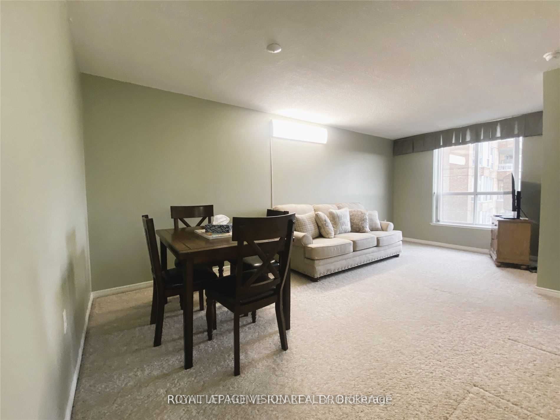 11 Thorncliffe Park Drive, #802