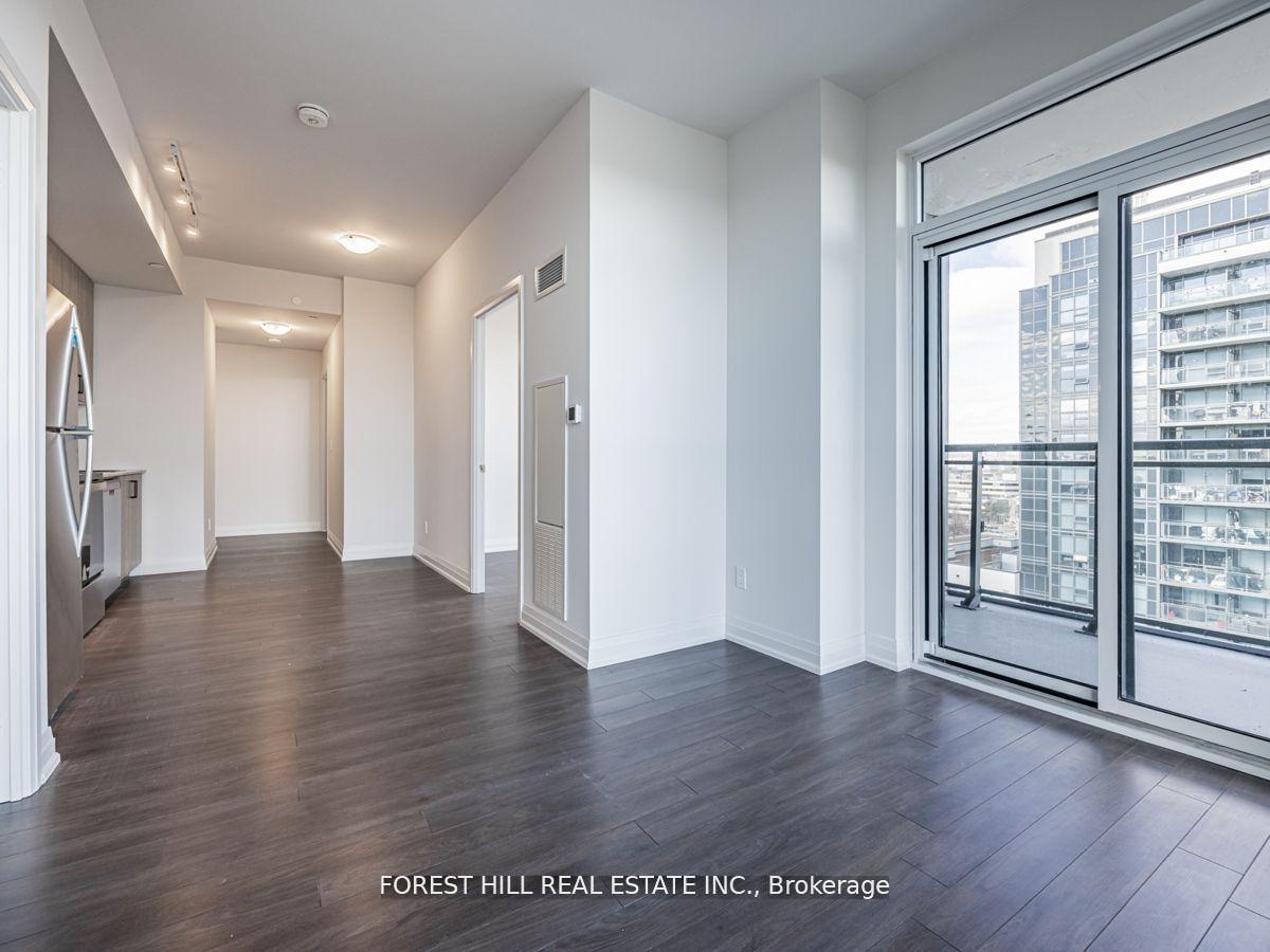 3 Bedrooms Condo at 10 Meadowglen, Toronto For sale