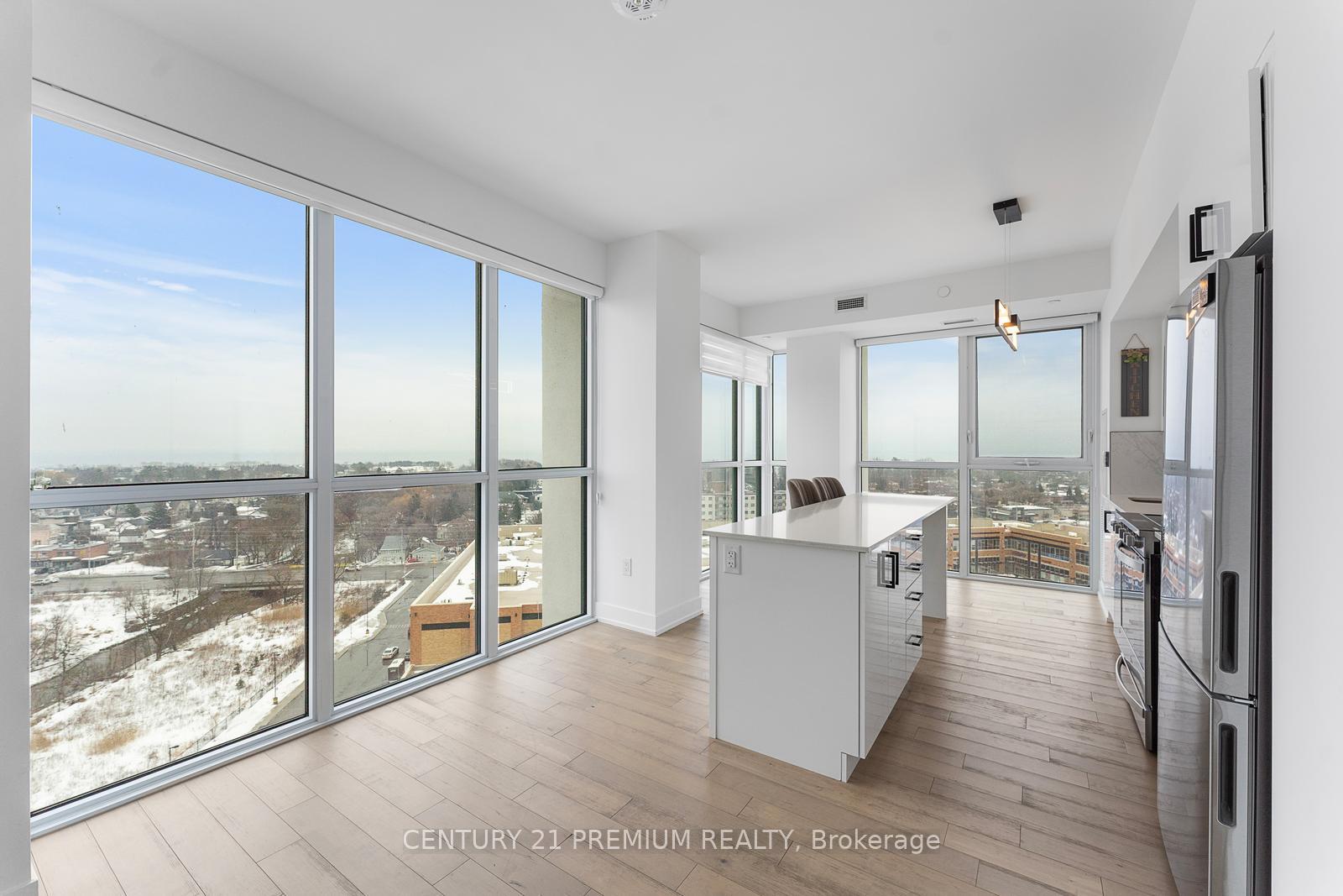 3 Bedrooms Condo at 1063 Douglas Mccurdy Comm, Mississauga For sale