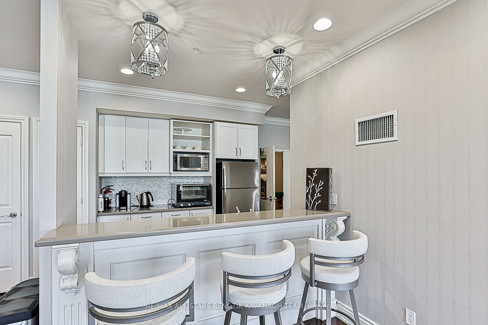 68 Main Street N, #323