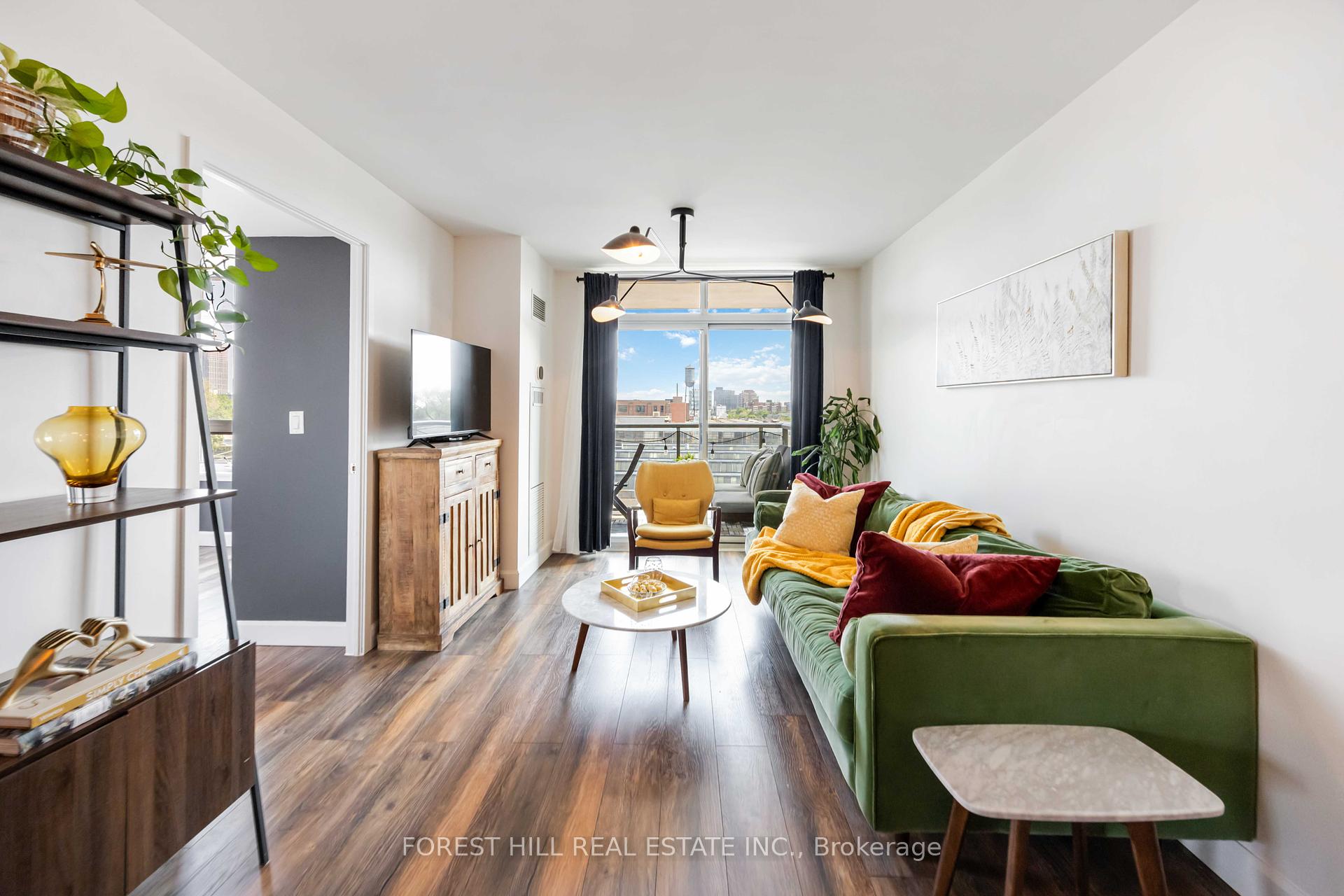 2 Bedrooms Condo at 812 Lansdowne, Toronto For sale