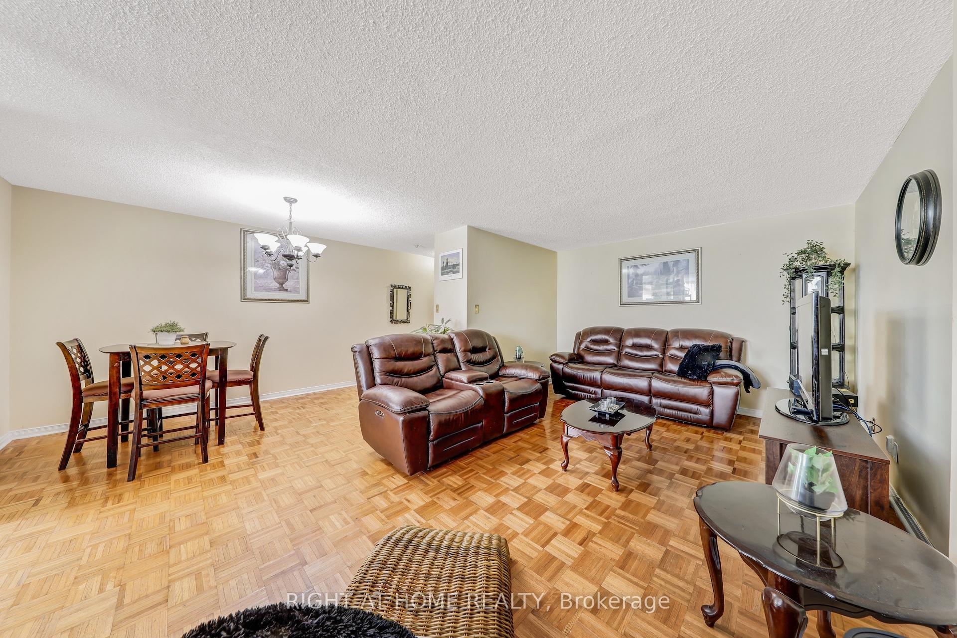 3 Bedrooms Condo at 1665 Victoria Park, Toronto For sale