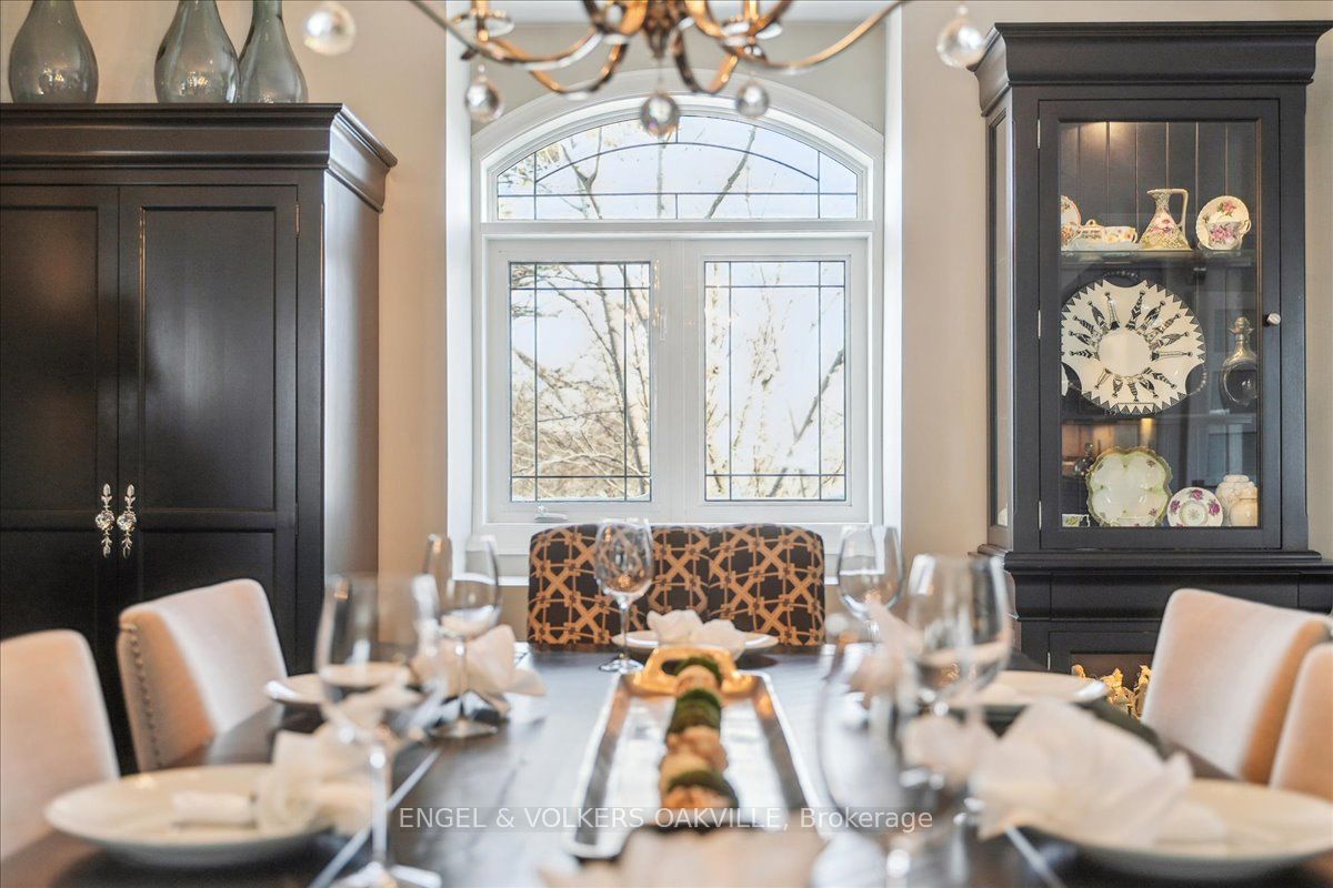 390 Upper Middle Road E, #306