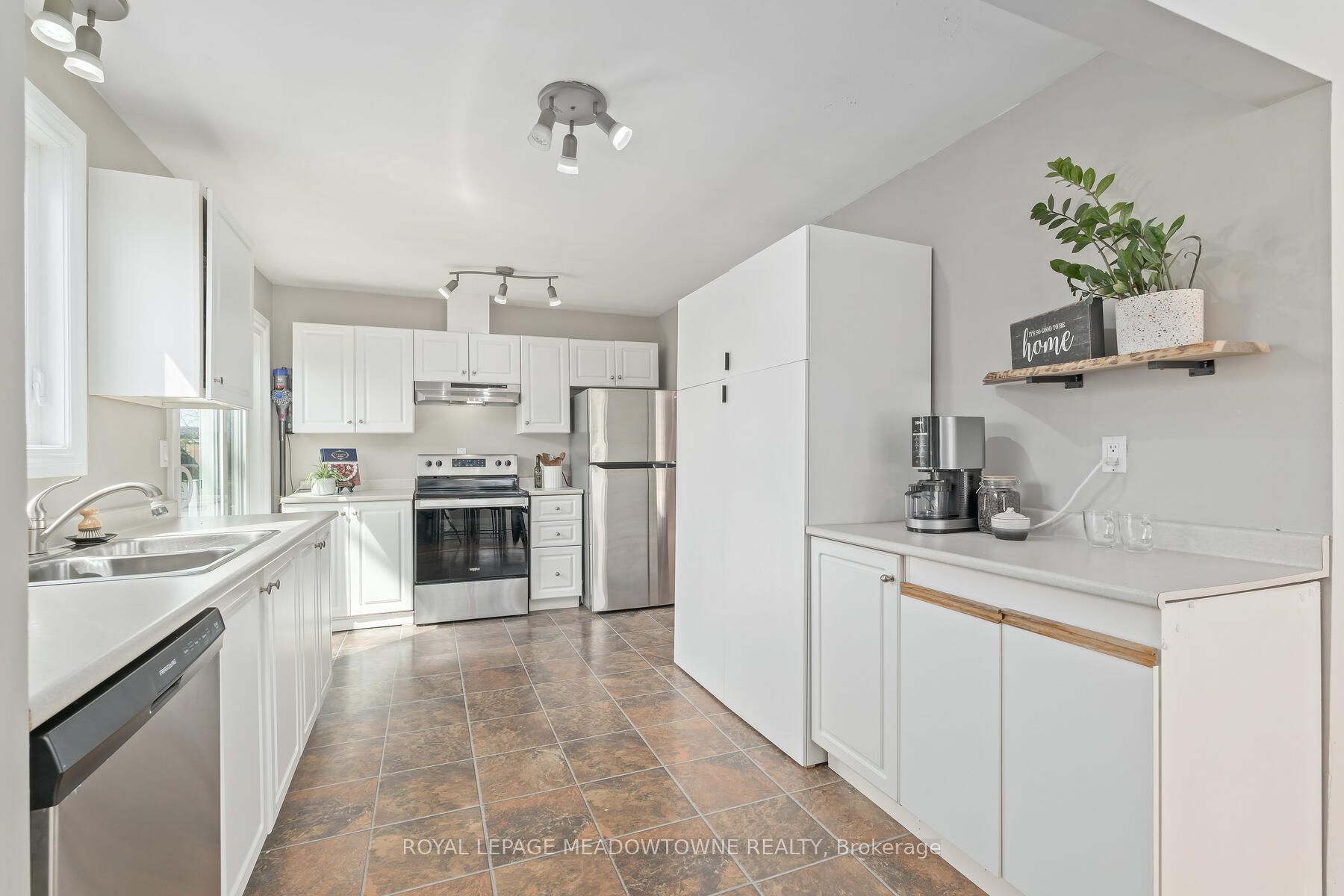 338 Whitehead Crescent