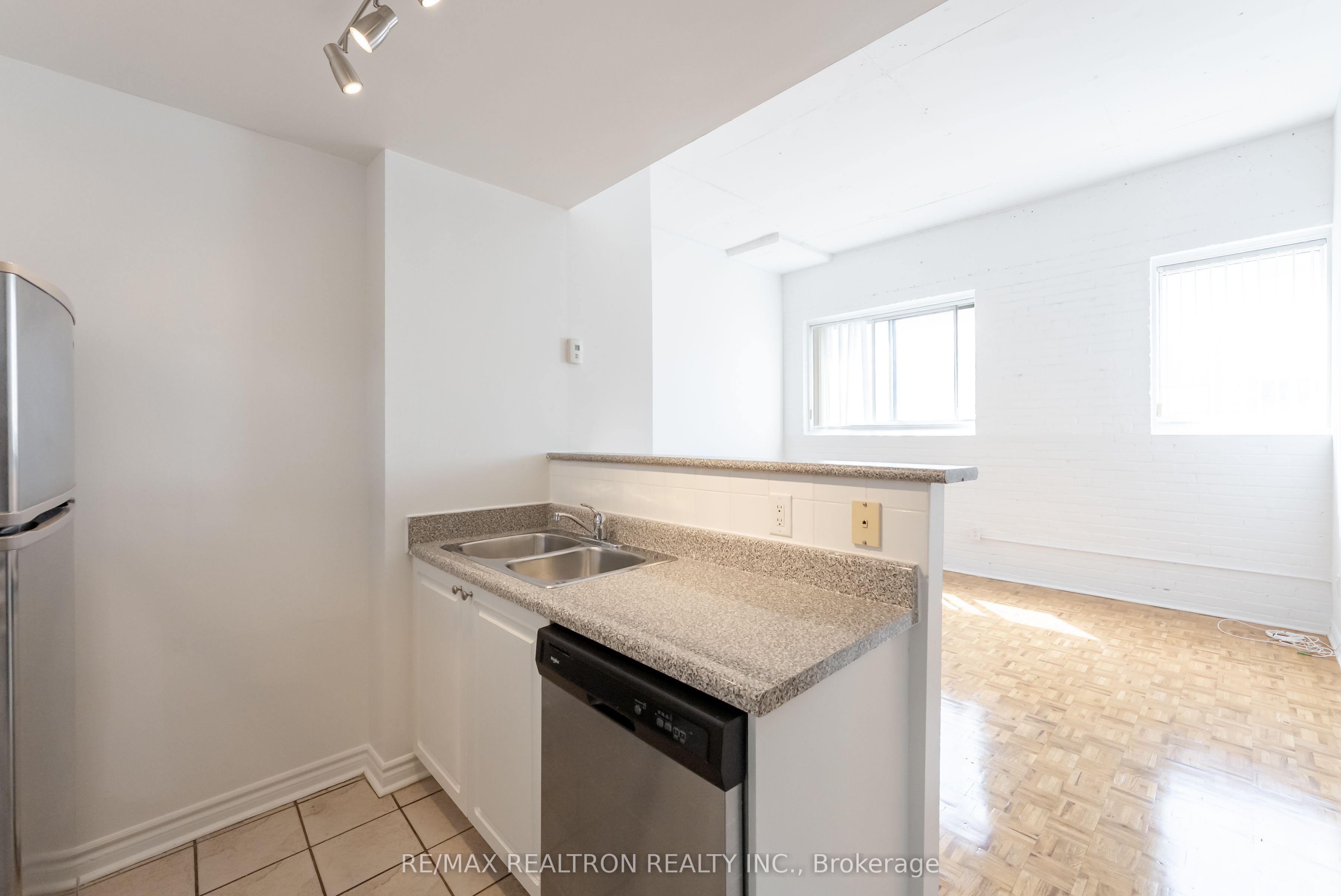 1401 Dupont Street, #407
