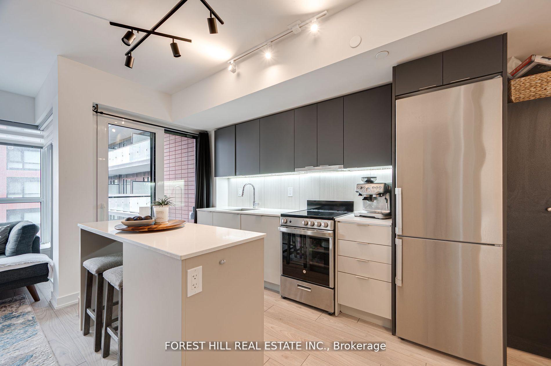 2 Bedrooms Condo at 8 Tippett, Toronto For sale