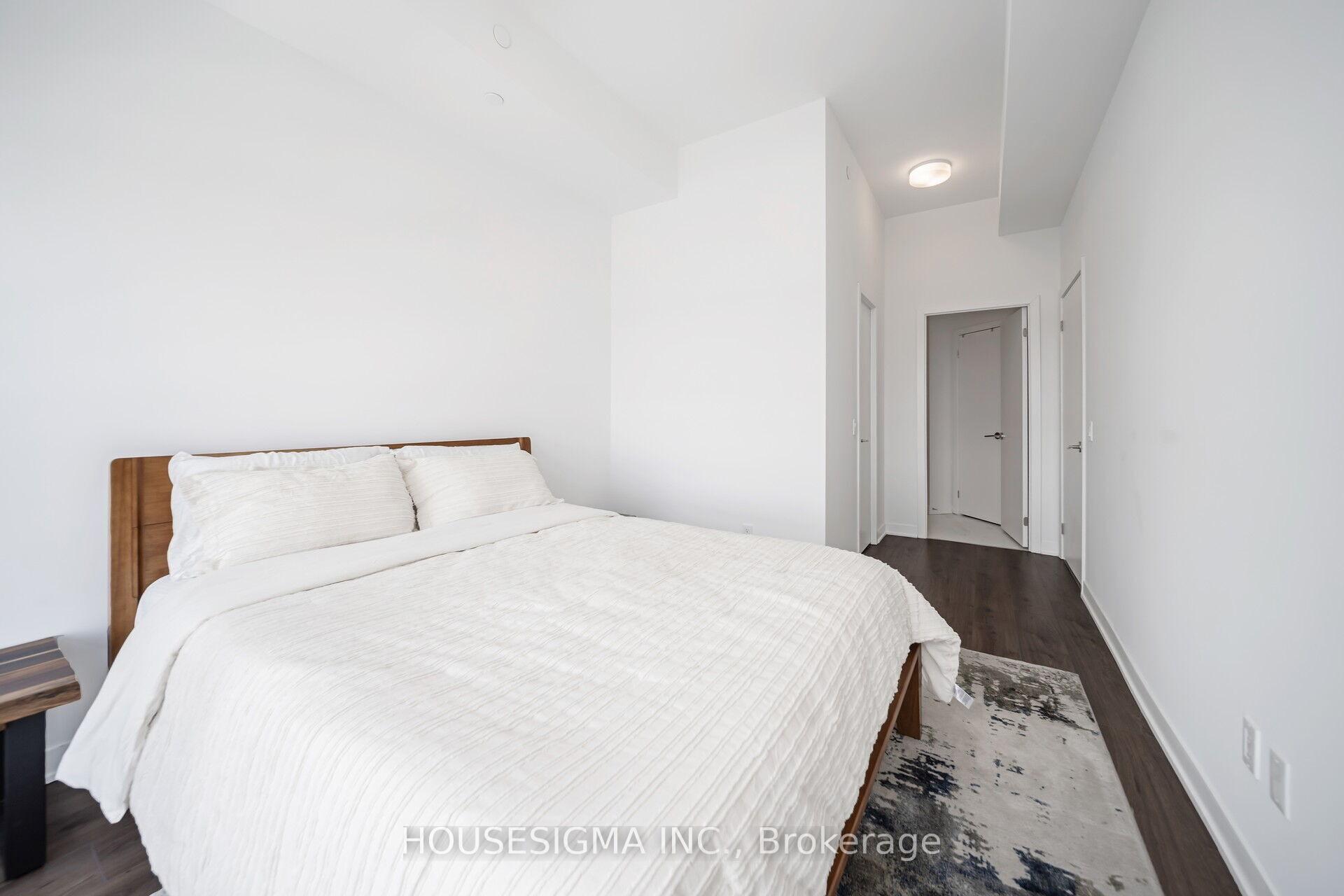 3 Bedrooms Condo at 405 Dundas, Oakville For sale