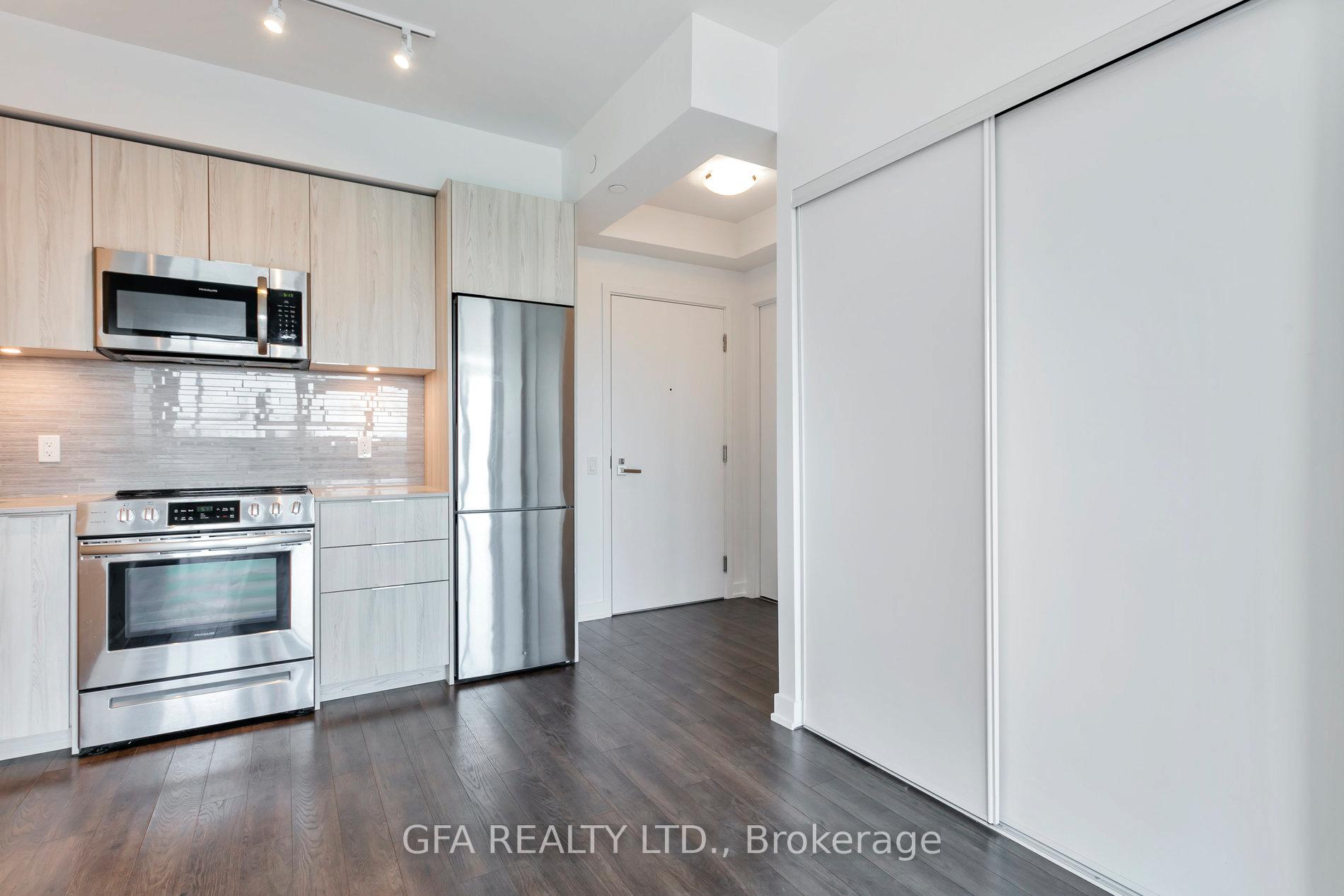 2 Bedrooms Condo at 30 Ordnance, Toronto For sale